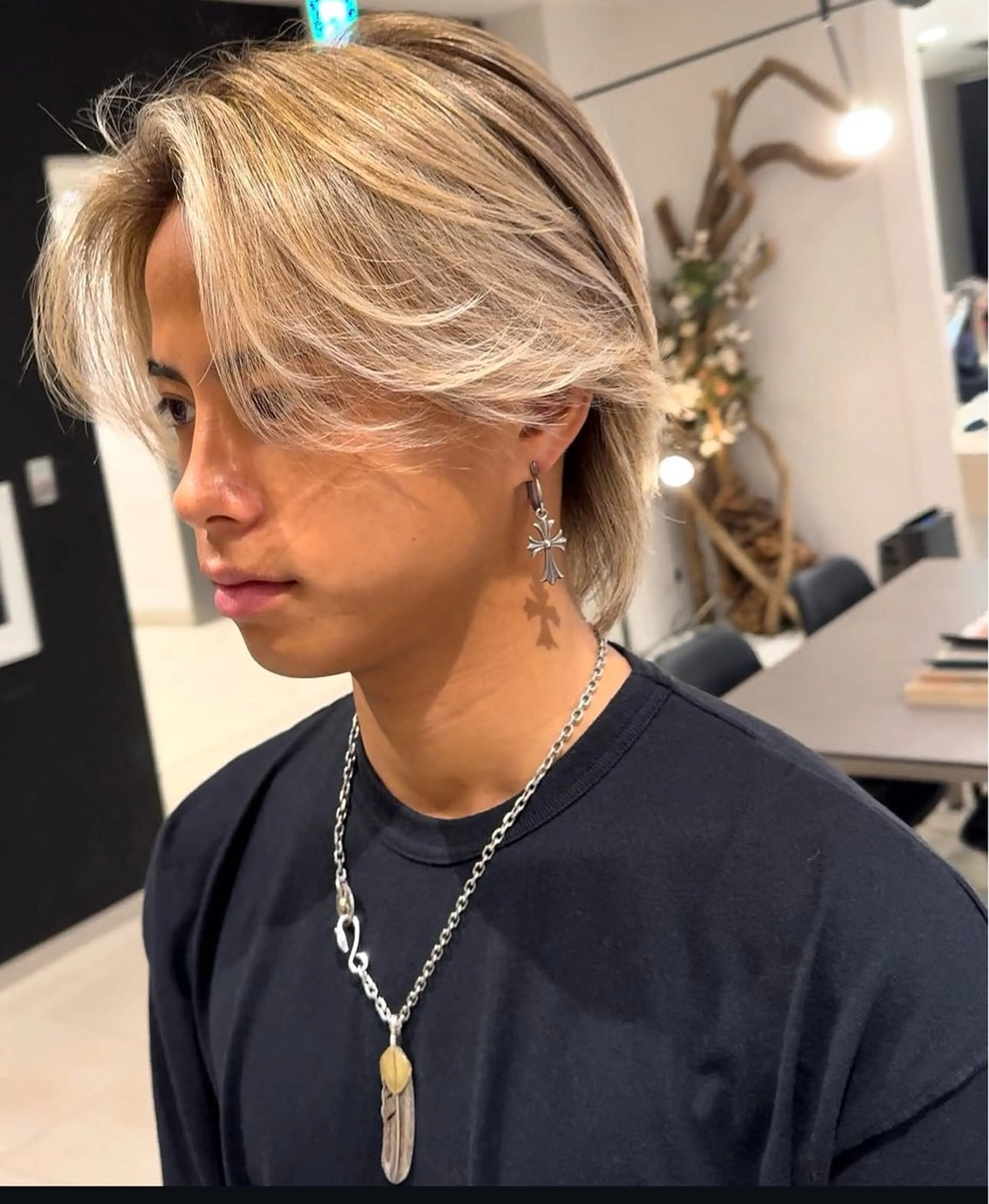 ミディアム カラー メンズ メンズバレイヤージュ バレイヤージュ ベージュカラー レイヤーカット REMMA 海外風×髪質改善のヘアスタイル