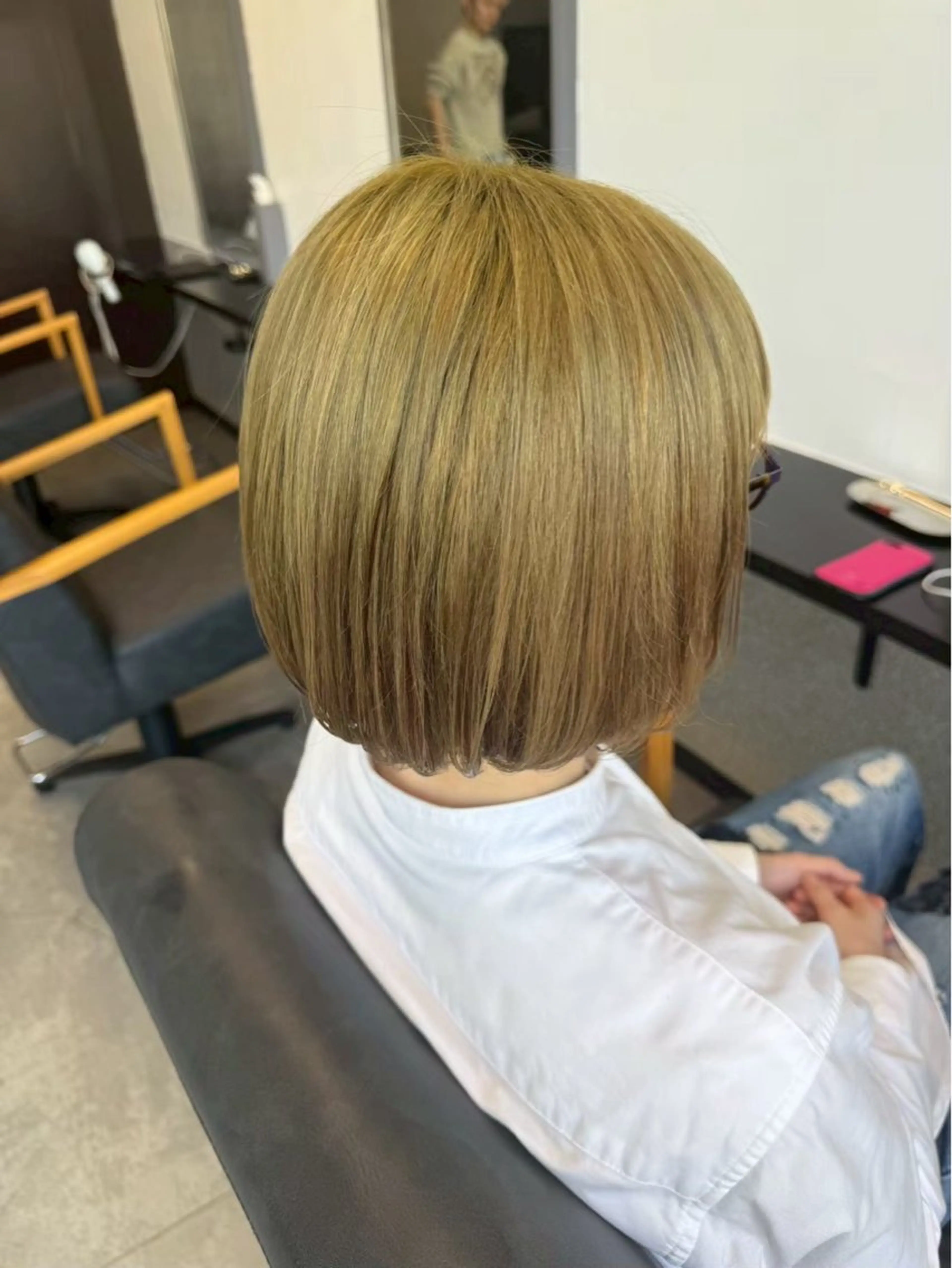 ミディアム カラー ベージュカラー ブリーチ shiori oのヘアスタイル