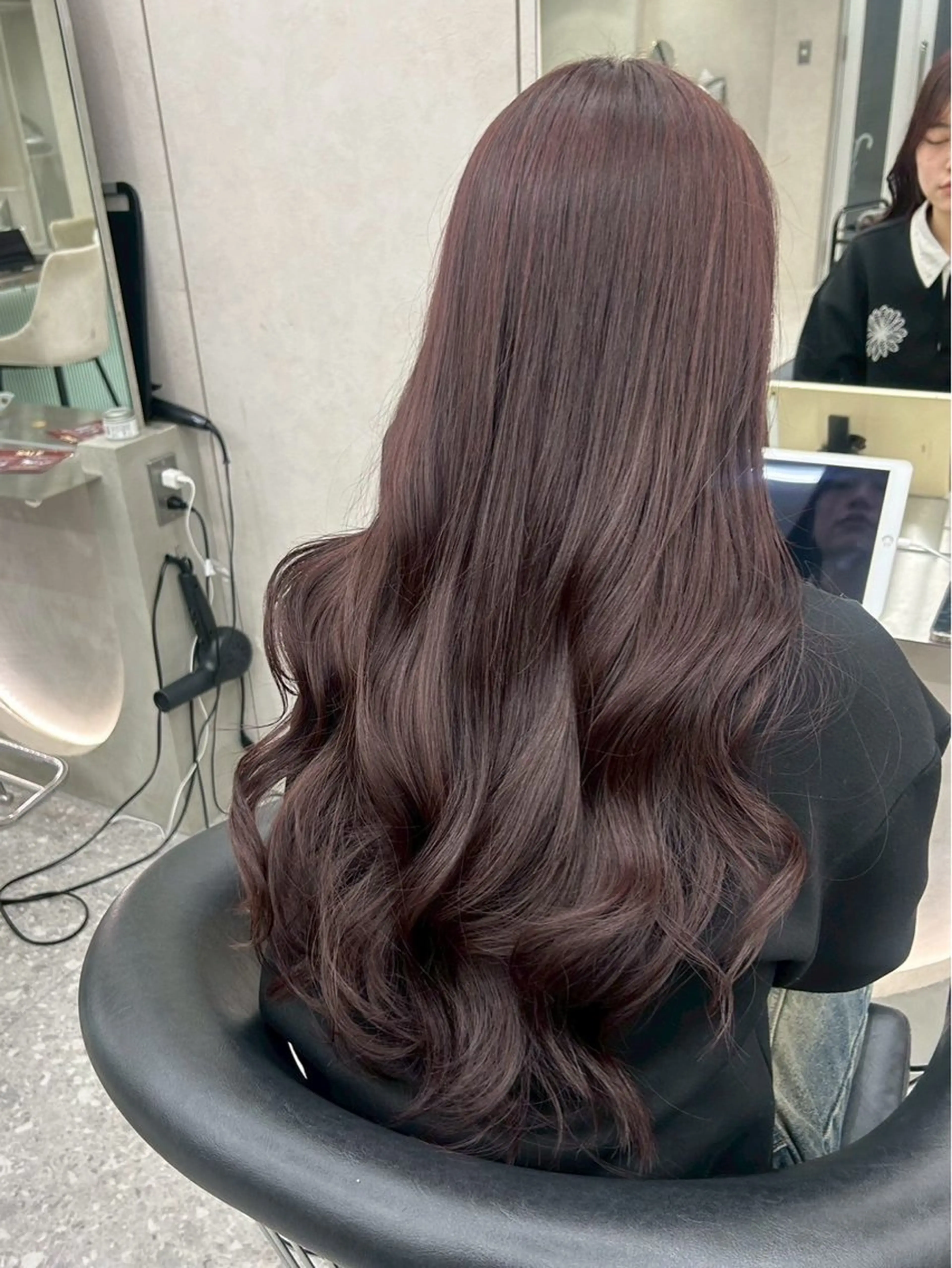 ロング カラー ピンクカラー カット ヘアカラー トリートメント yui🎀透明感 ベージュカラー／博多のヘアスタイル