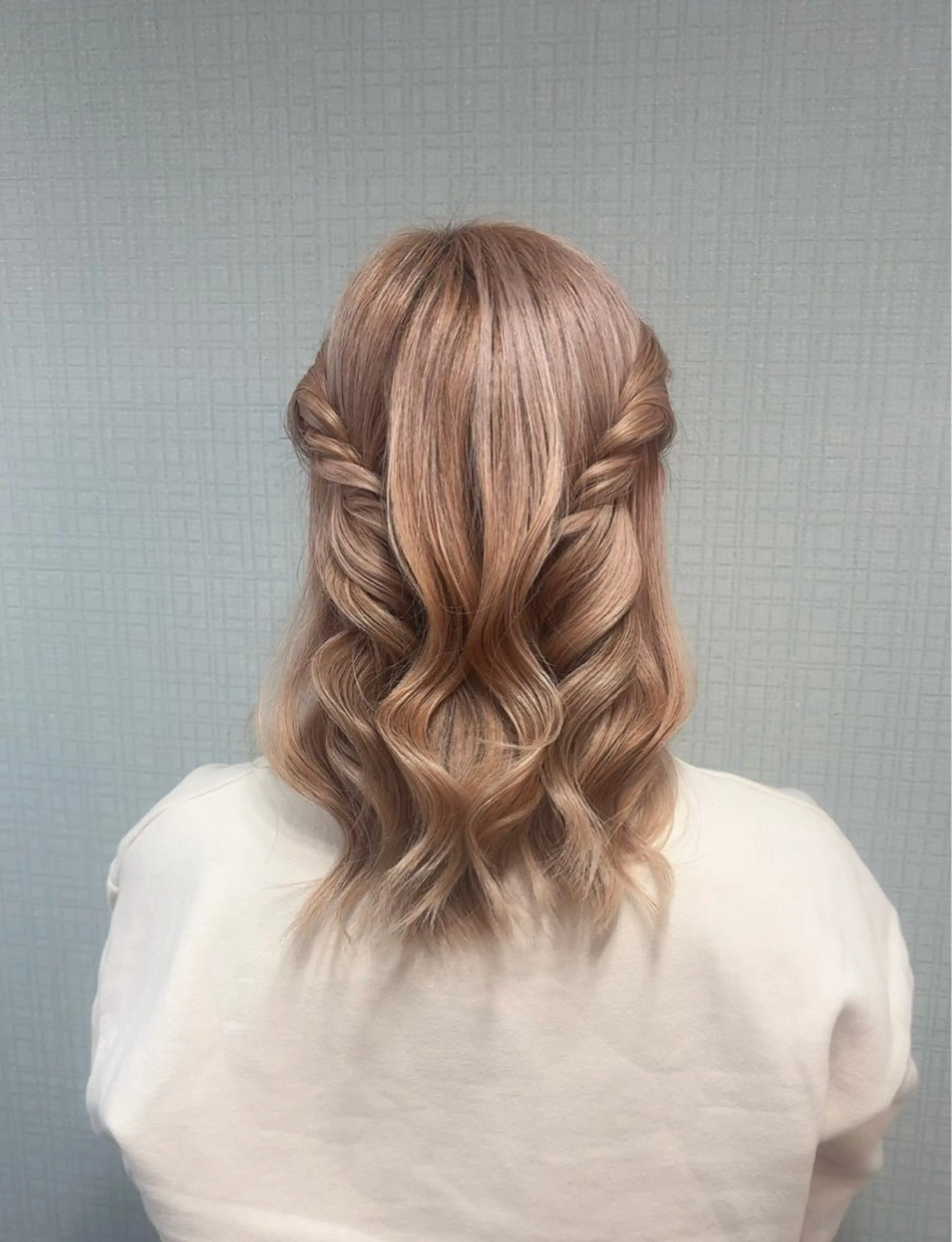 ミディアム ヘアアレンジ ココシャル miranoのヘアスタイル