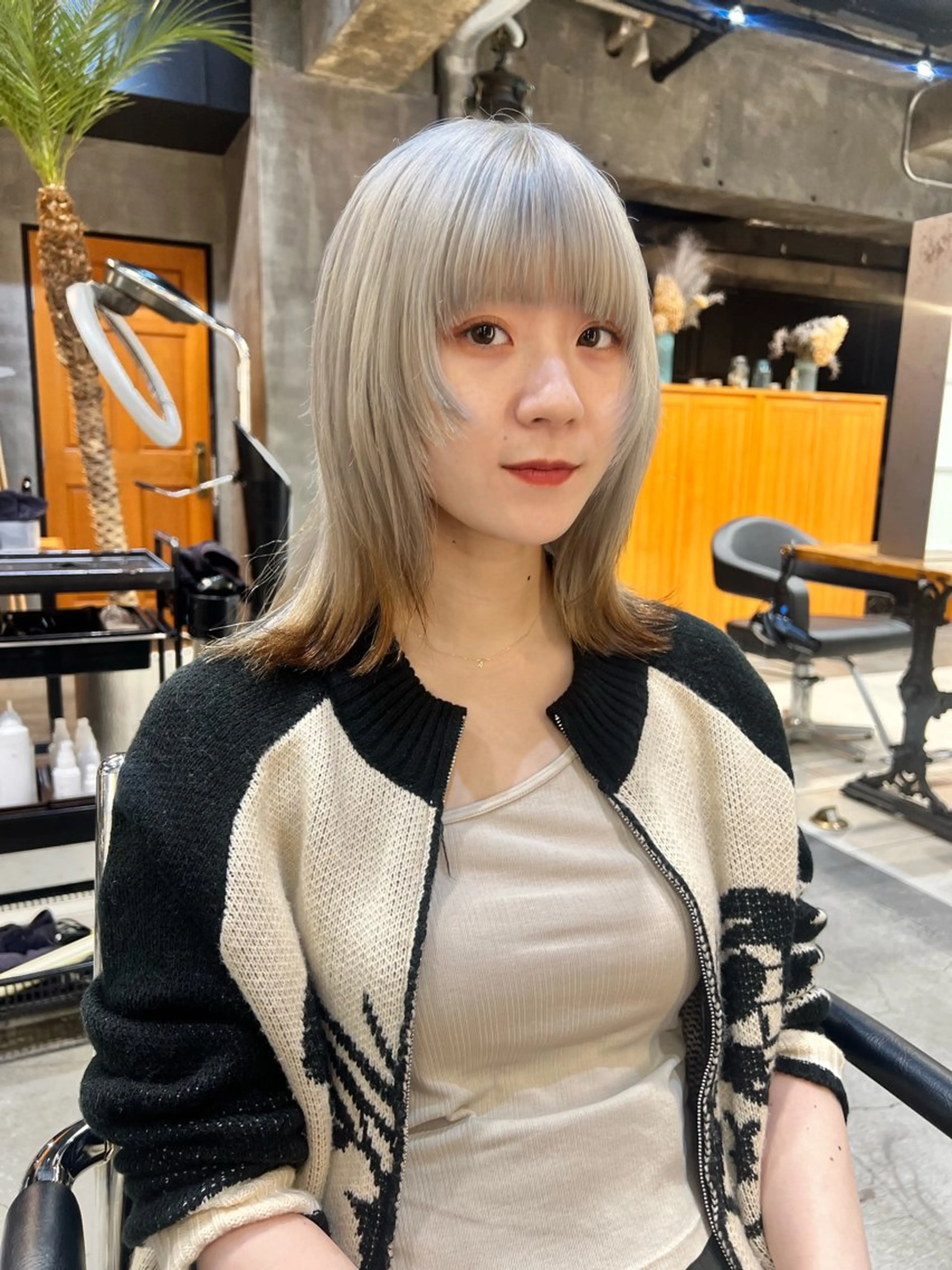 セミロング カラー カット ヘアカラー 圧倒的デザイン力 店長🎨RENAのヘアスタイル