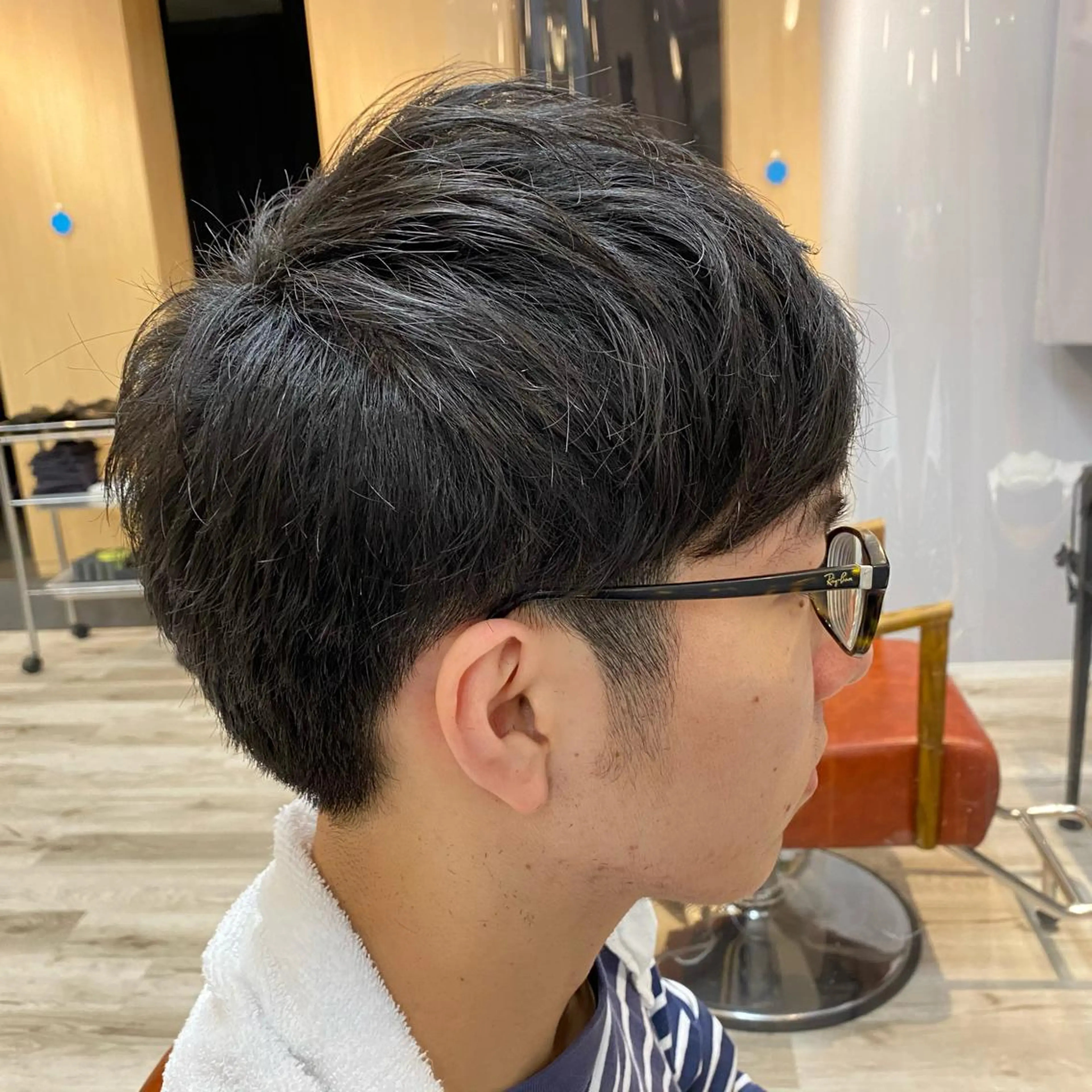 メンズ ツーブロック 透明感カラー✨ 酸性ストレート特化のヘアスタイル