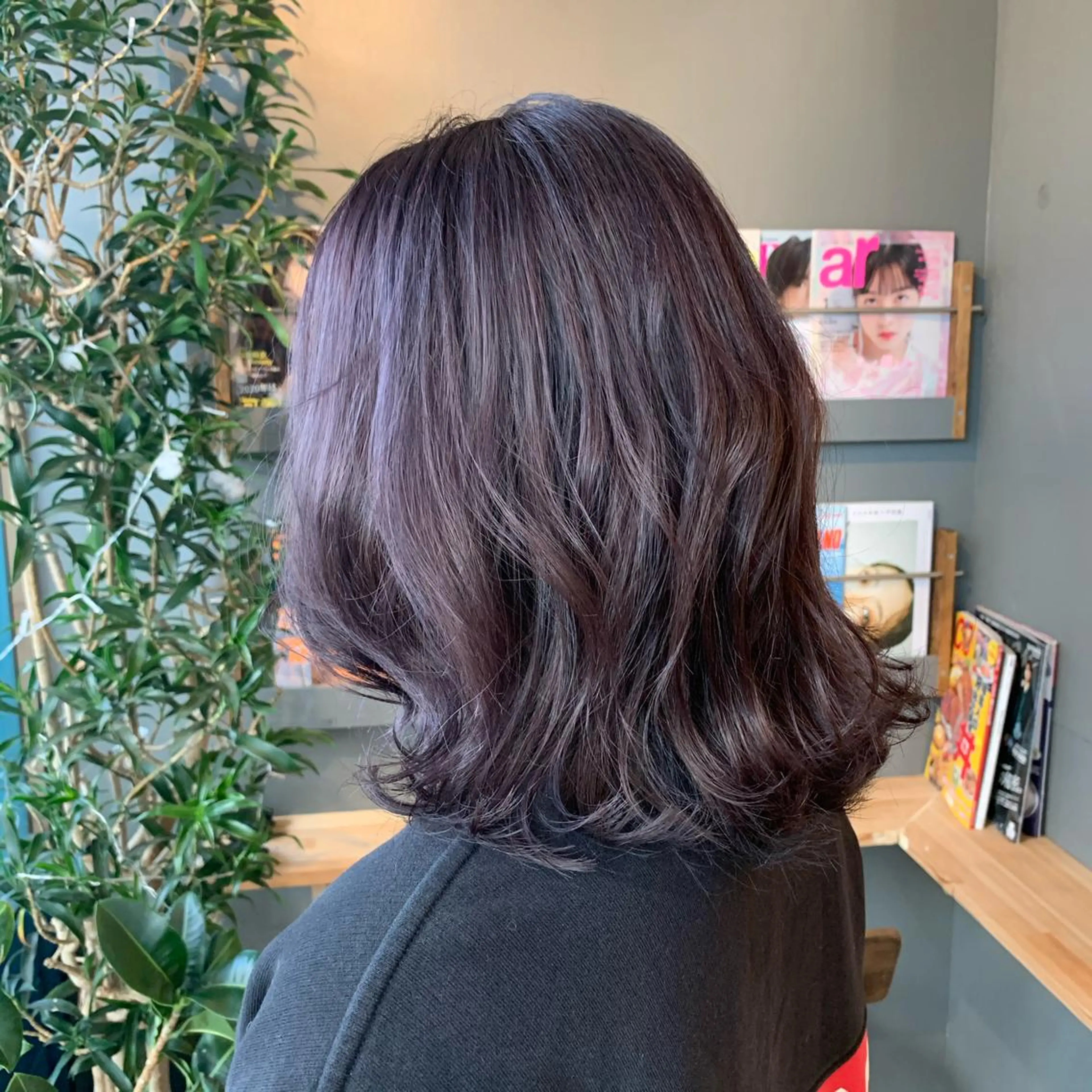 セミロング カラー ヘアアレンジ カット ヘアカラー Loa misakiのヘアスタイル