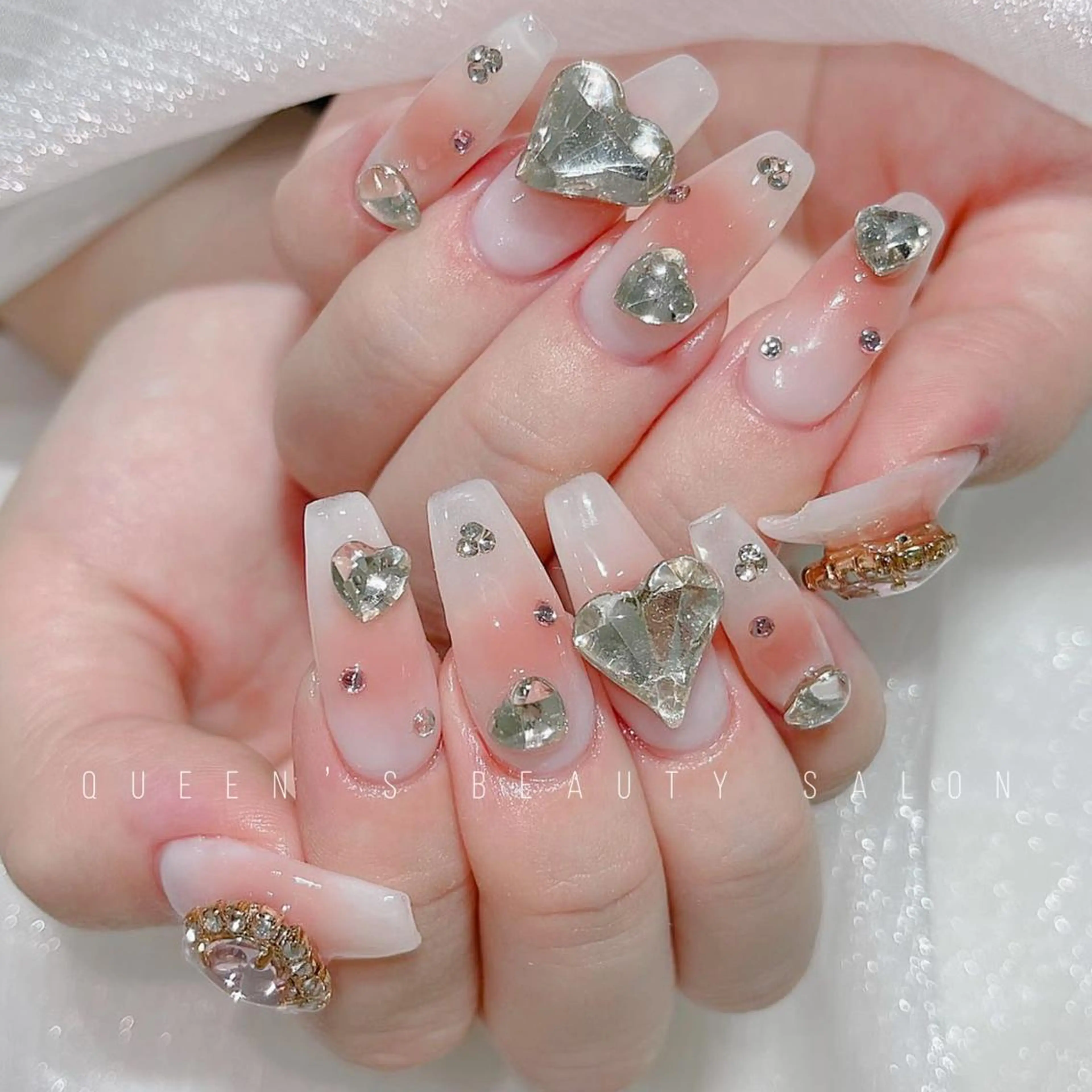 ネイル ハンドネイル Queens みなみのネイルデザイン