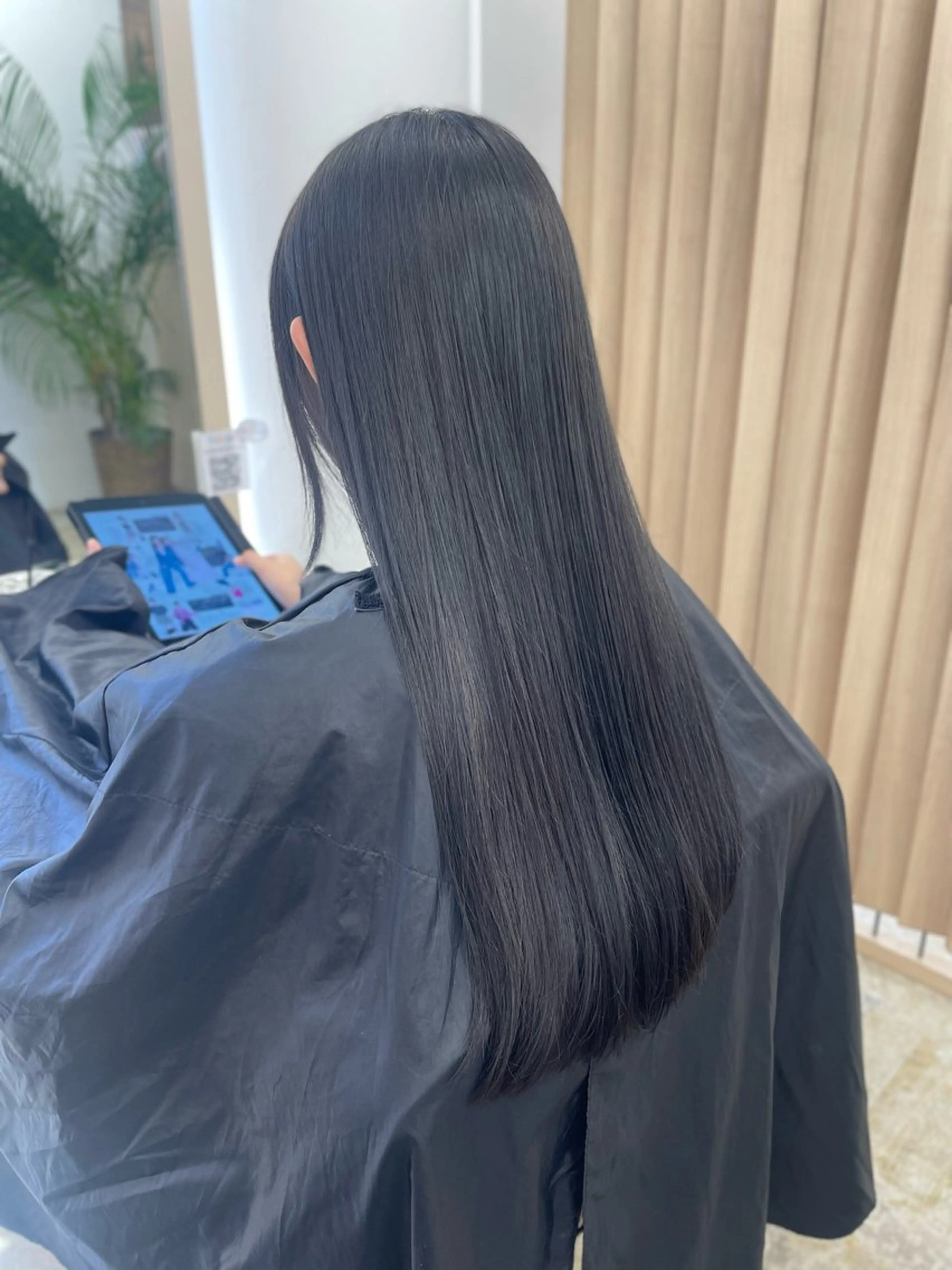 ロング カラー カット ヘアカラー 肌に馴染む暗髪 梅田・増田のヘアスタイル