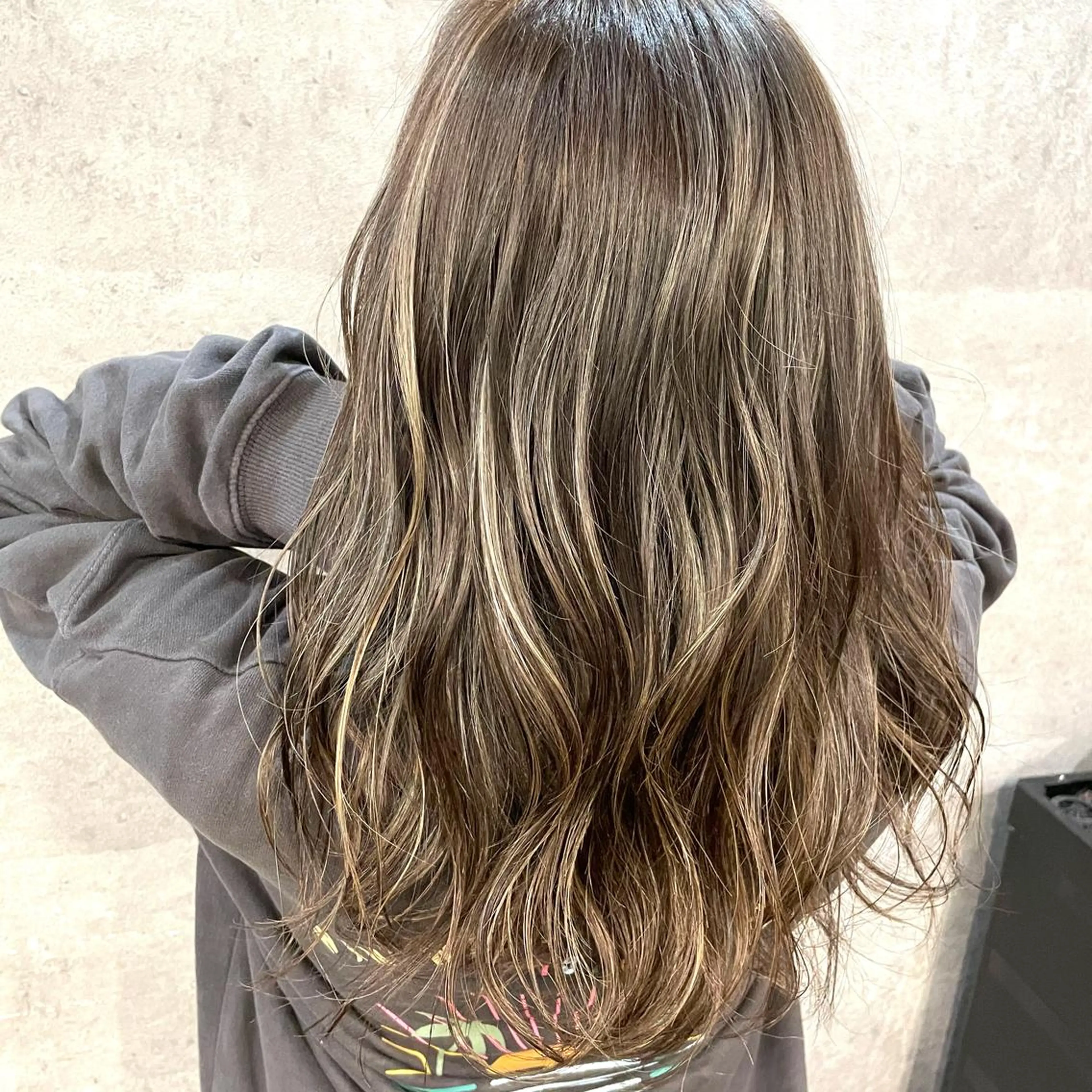 セミロング カラー ハイライトカラー ハイライト ✨MiL✨ ✨心斎橋✨のヘアスタイル