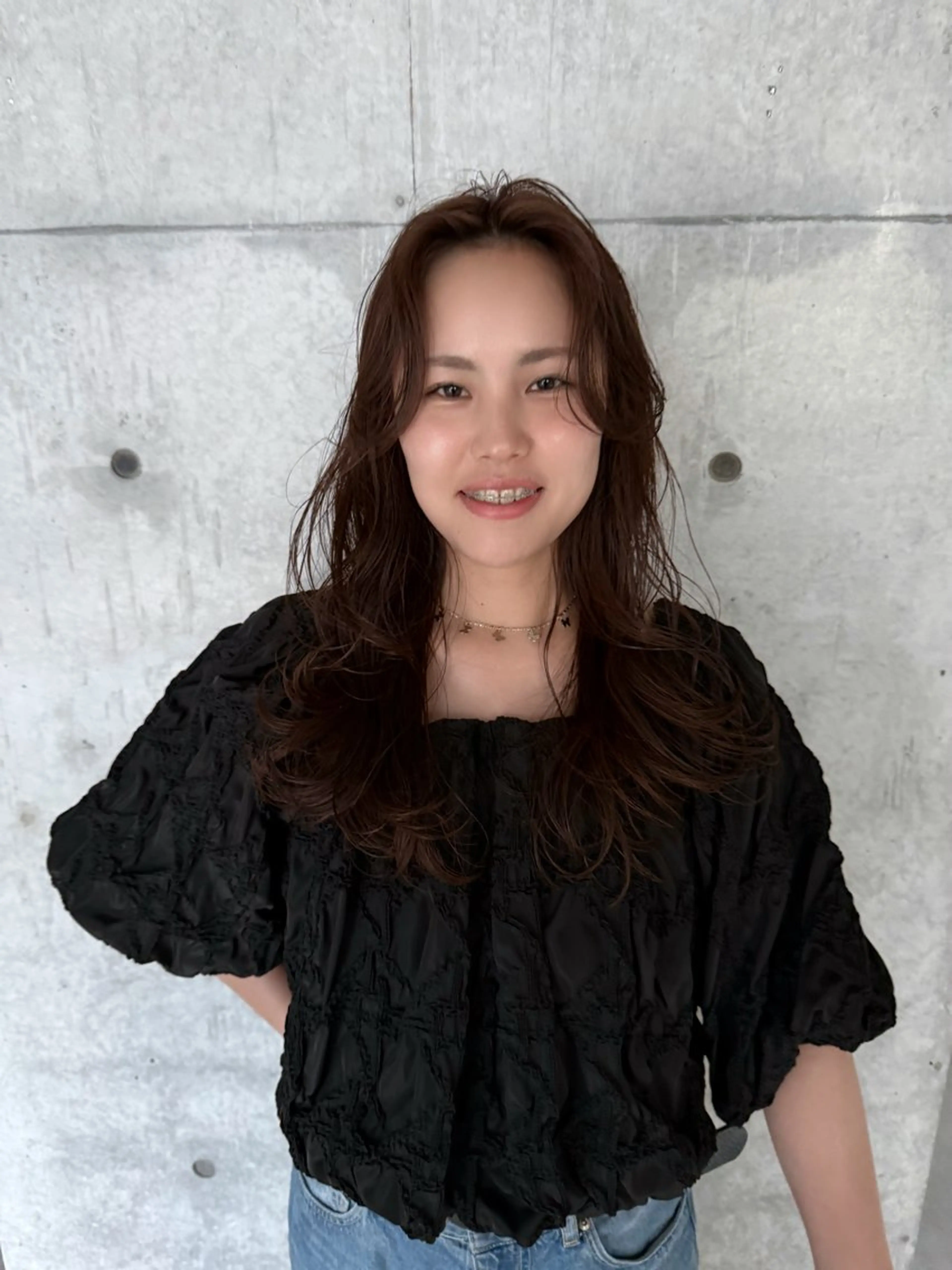 ロング カラー ロングレイヤー アッシュ ベージュカラー ブリーチ 透明感カラー カット ヘアカラー トリートメント 誰より丁寧なカット/ 小林輝/レイヤーのヘアスタイル