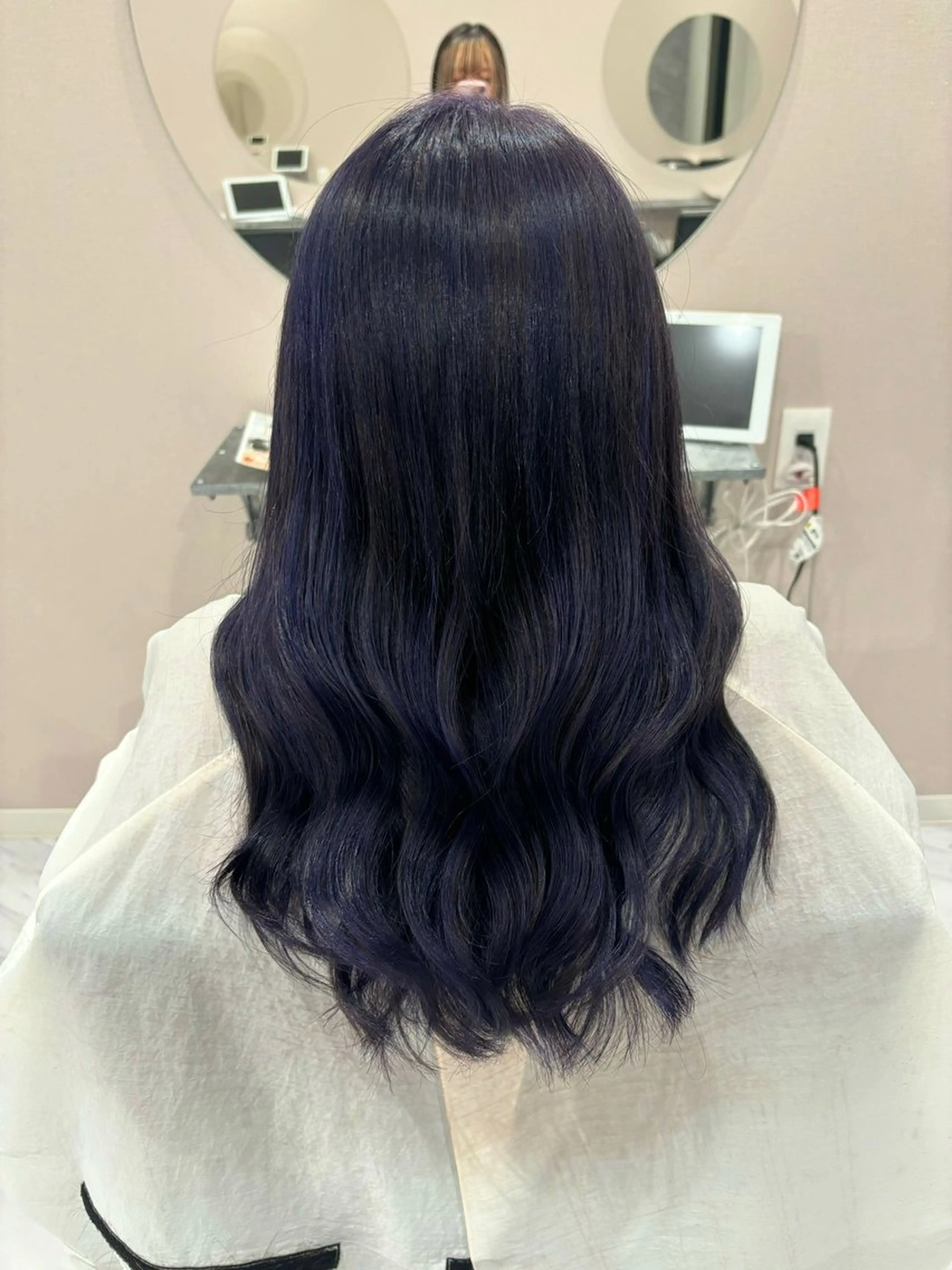 カラー 黒髪 ブリーチ ブルーカラー ブルーブラック ネイビーカラー 🫐インナーカラー 髪質改善🫐/MEIのヘアスタイル