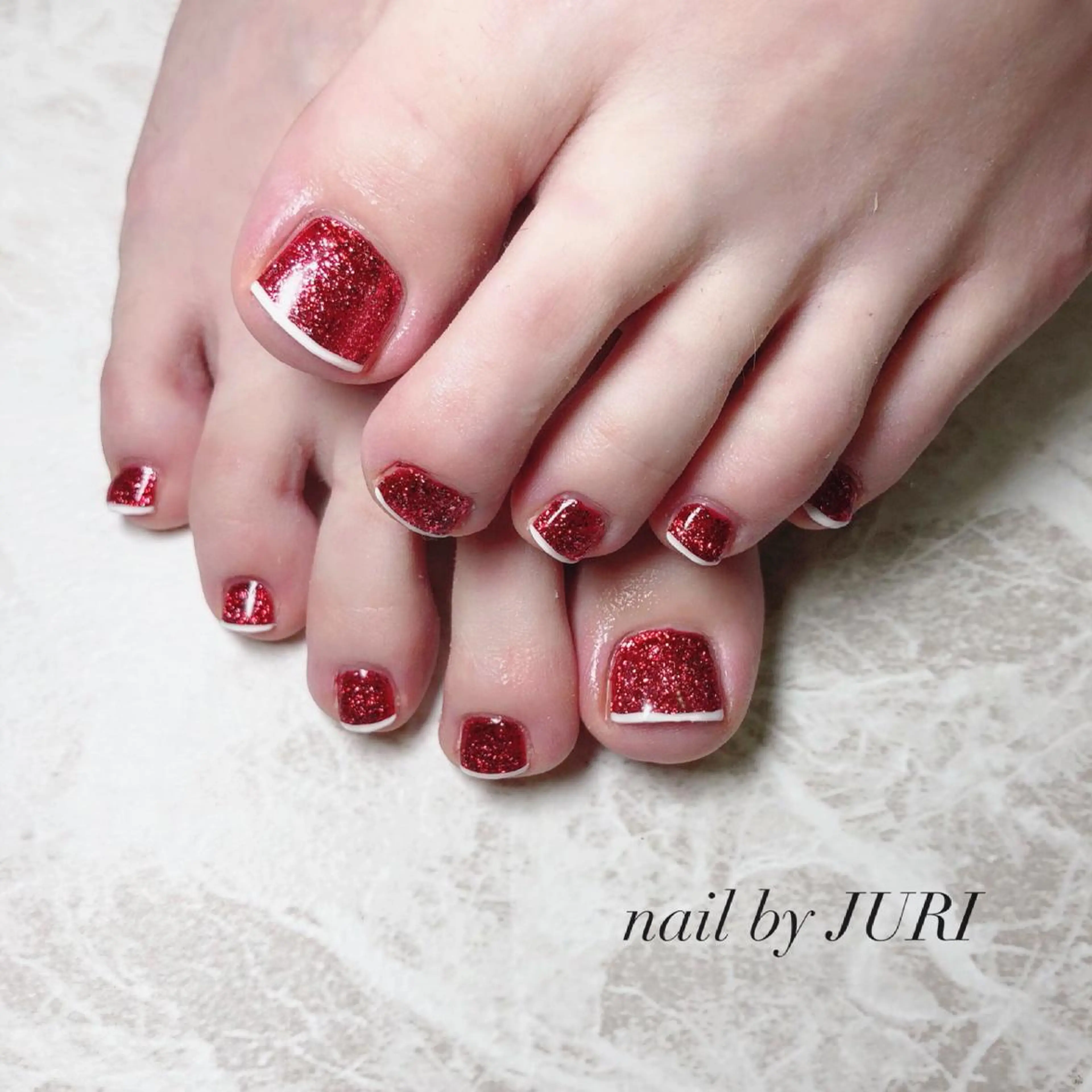 ネイル フットネイル フレンチネイル ジェルネイル ラメ(グリッター) ラメグラデーション NEO Beauty Salon所属・𝐍𝐄𝐎 𝐉𝐔𝐑𝐈のネイルデザイン