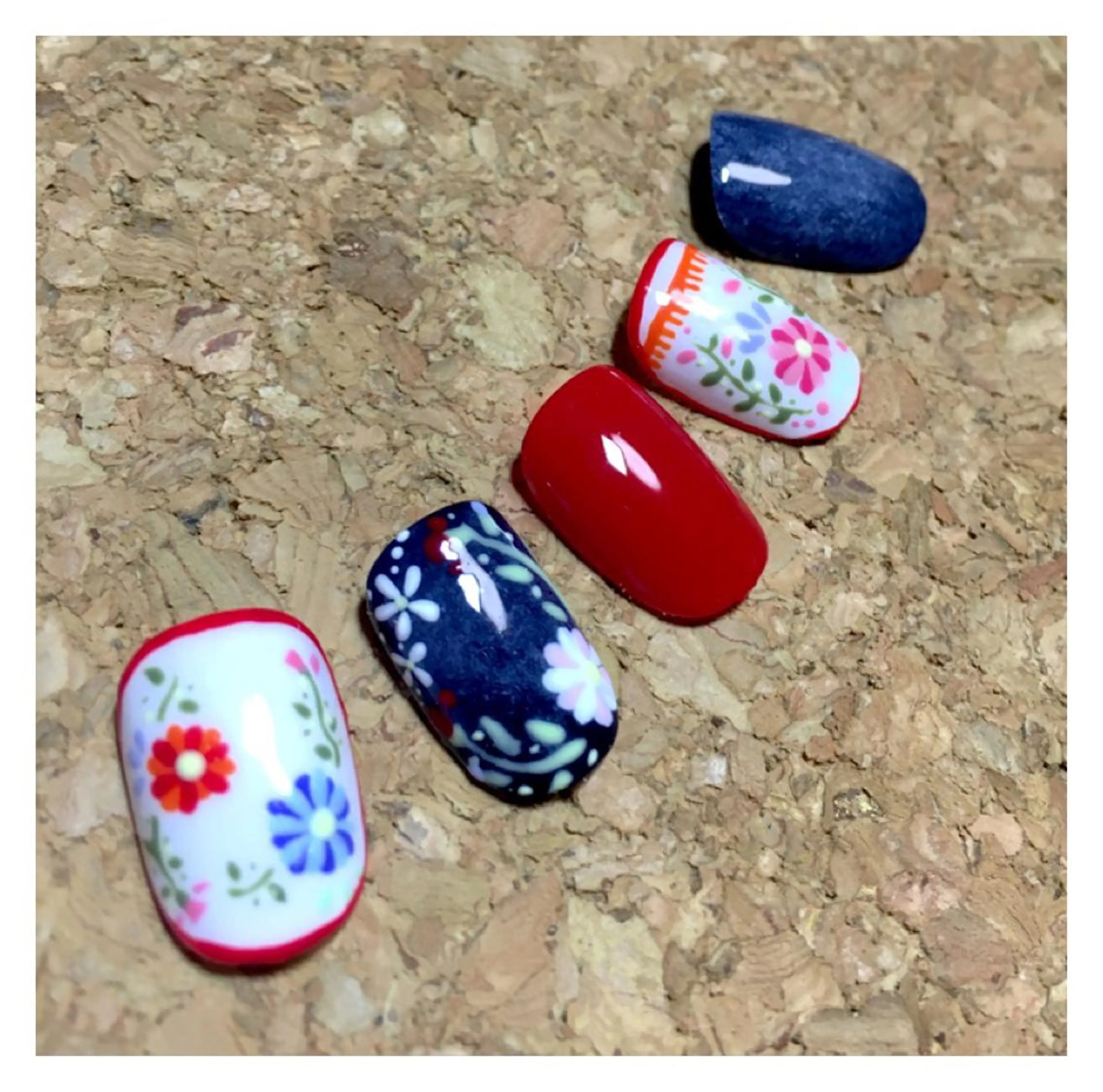 ネイル 遊津 美来のネイルデザイン