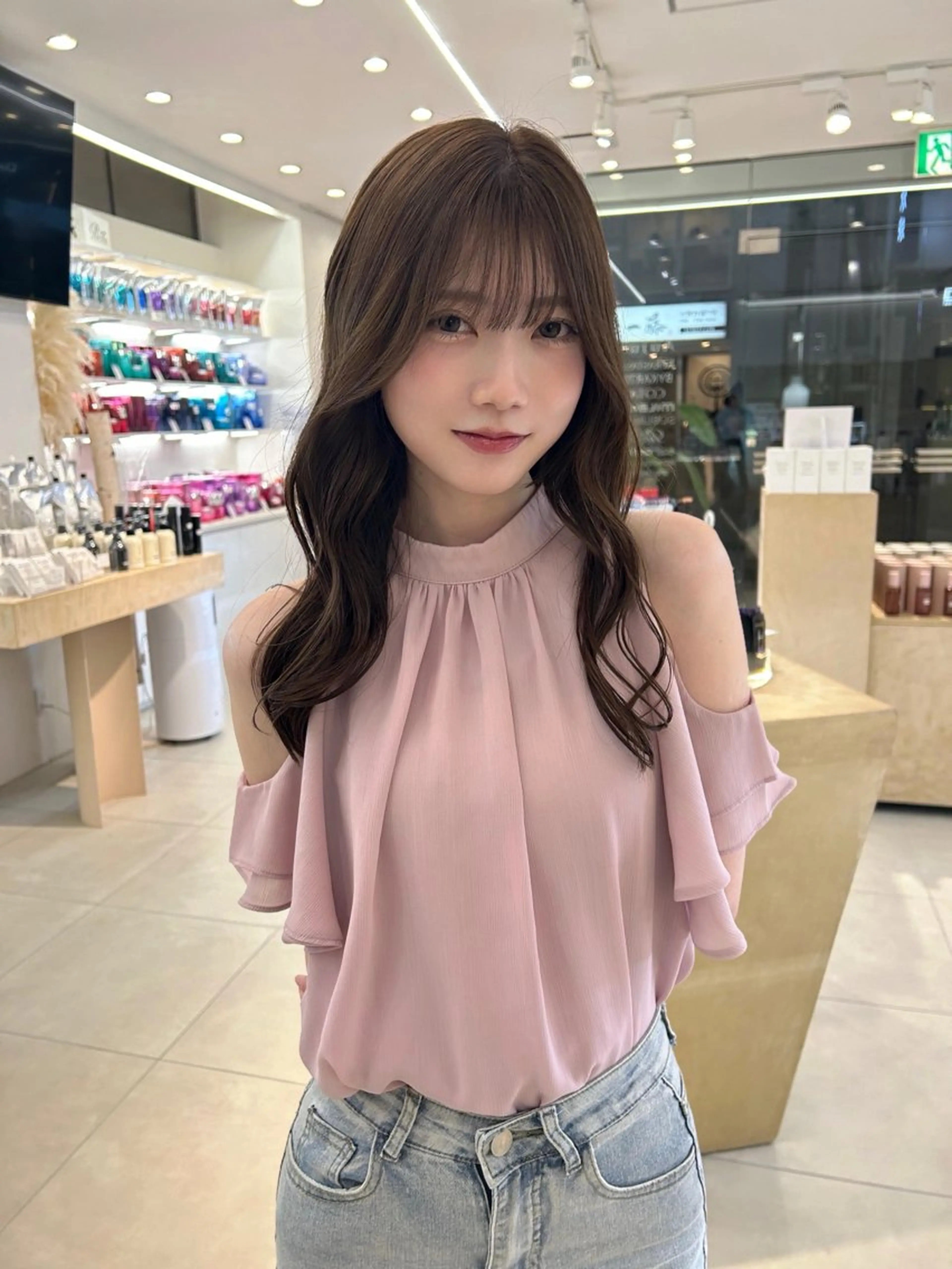 セミロング オカモト ケイのヘアスタイル