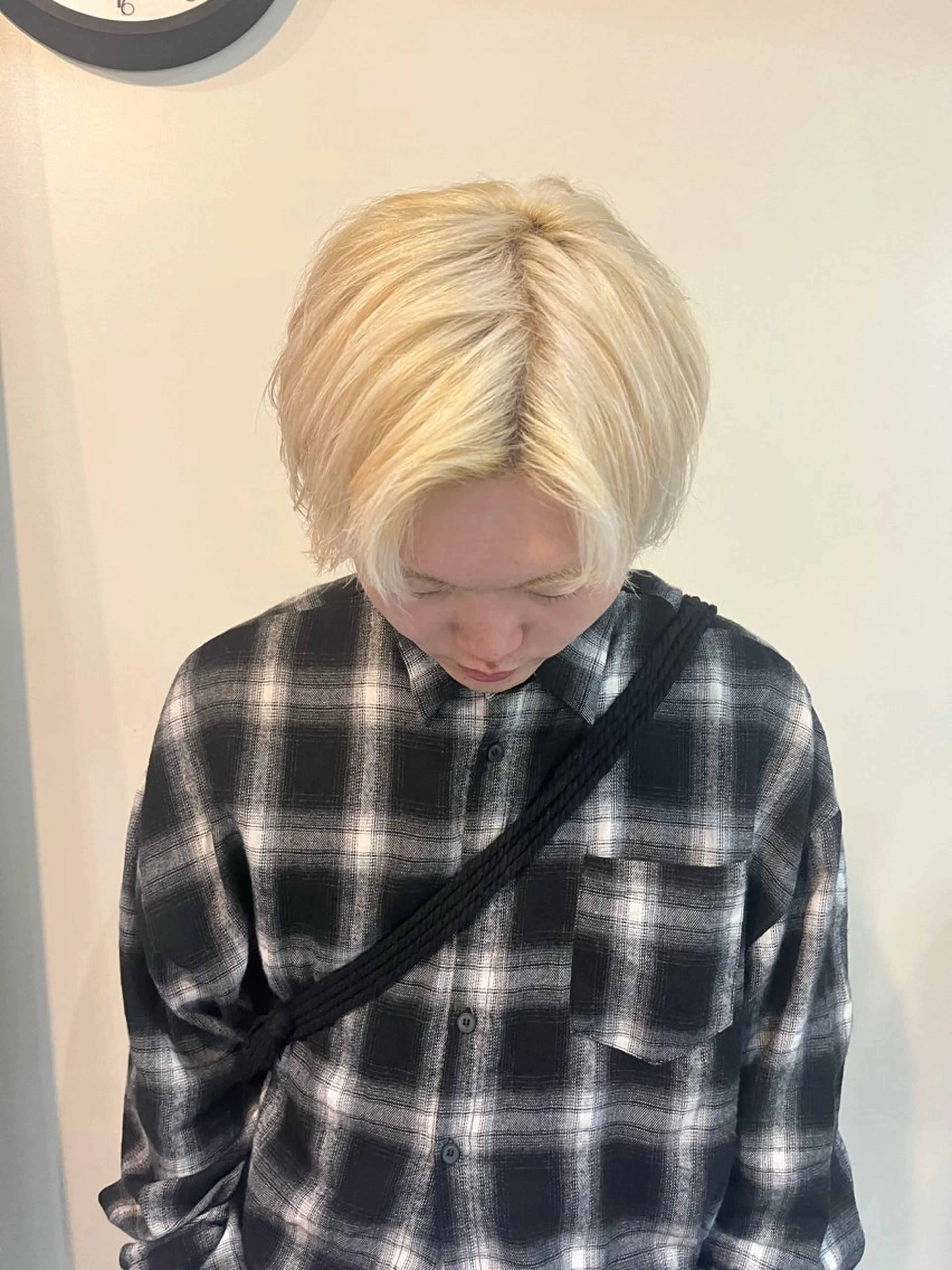 ショート カラー メンズ 抜きっぱなしブロンド ブロンド ヘアカラー 韓国ボブ/ハッシュ カットKIRAのヘアスタイル