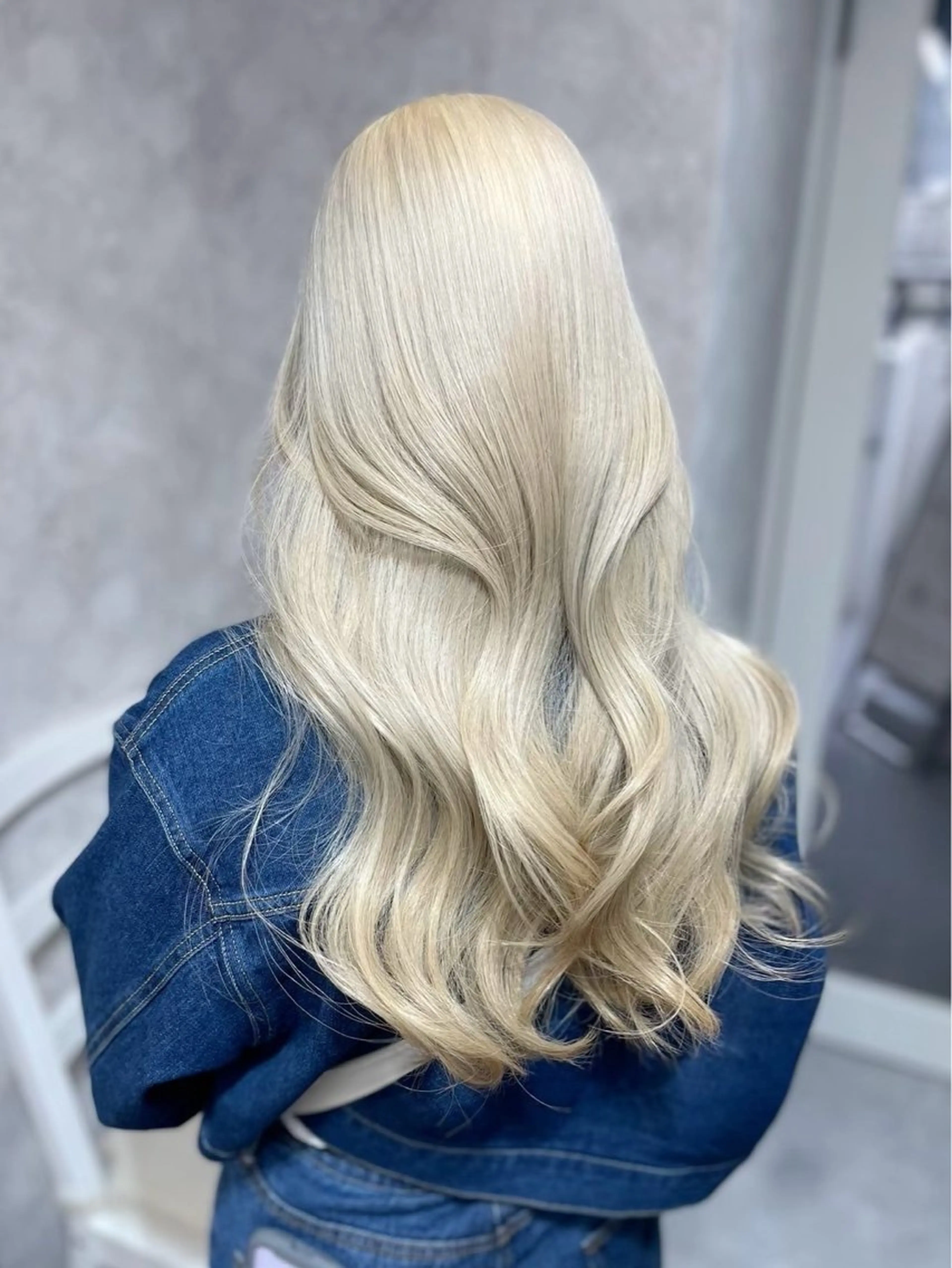 セミロング カラー パーマ ヘアアレンジ メンズ キッズ ヘアカラー トリートメント レイヤー×ハイトーン / mihana🪐のヘアスタイル