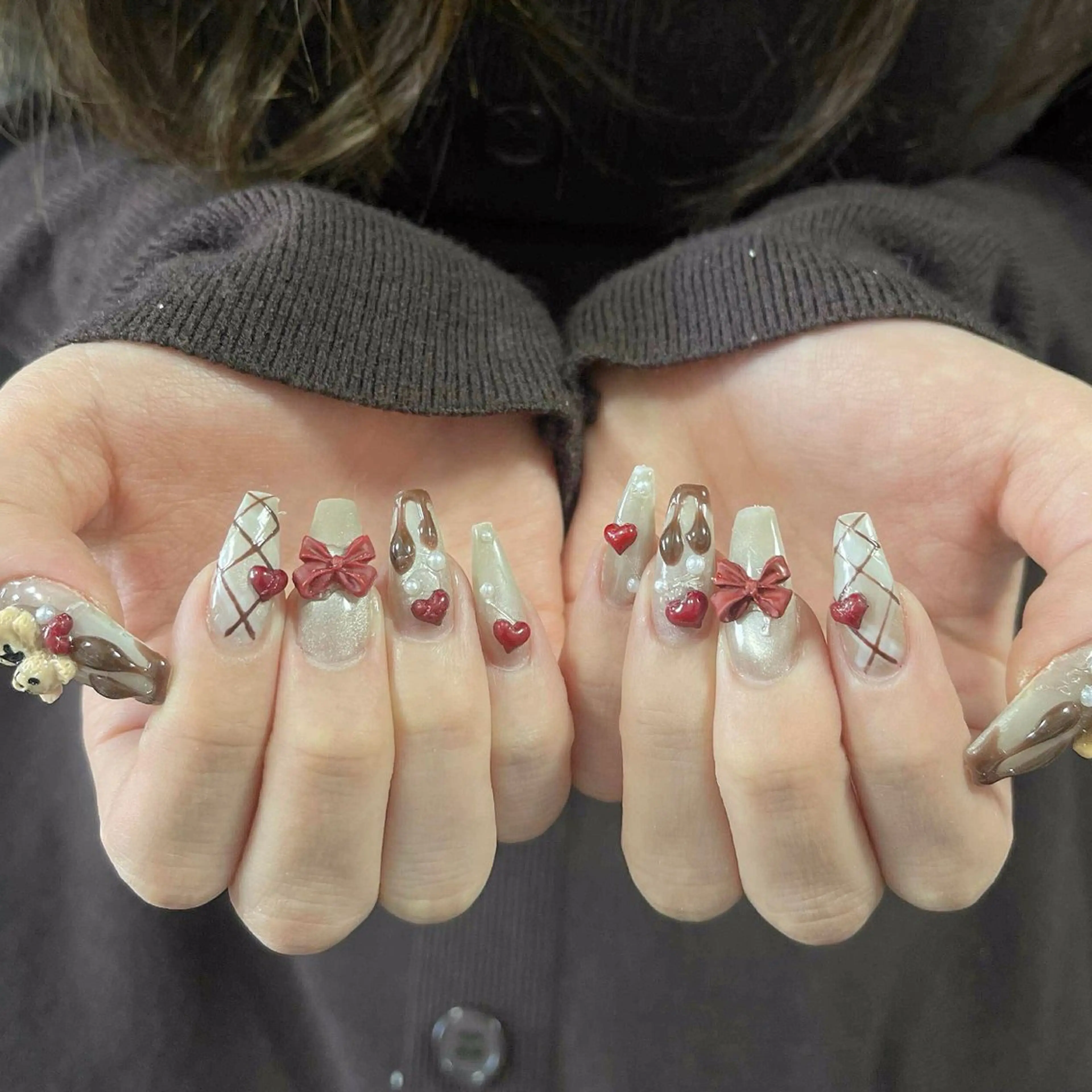 ネイル オーロラネイル クリアネイル 成人式 フラッシュネイル ジェルネイル ハンドネイル Amee Nail Salonのネイルデザイン