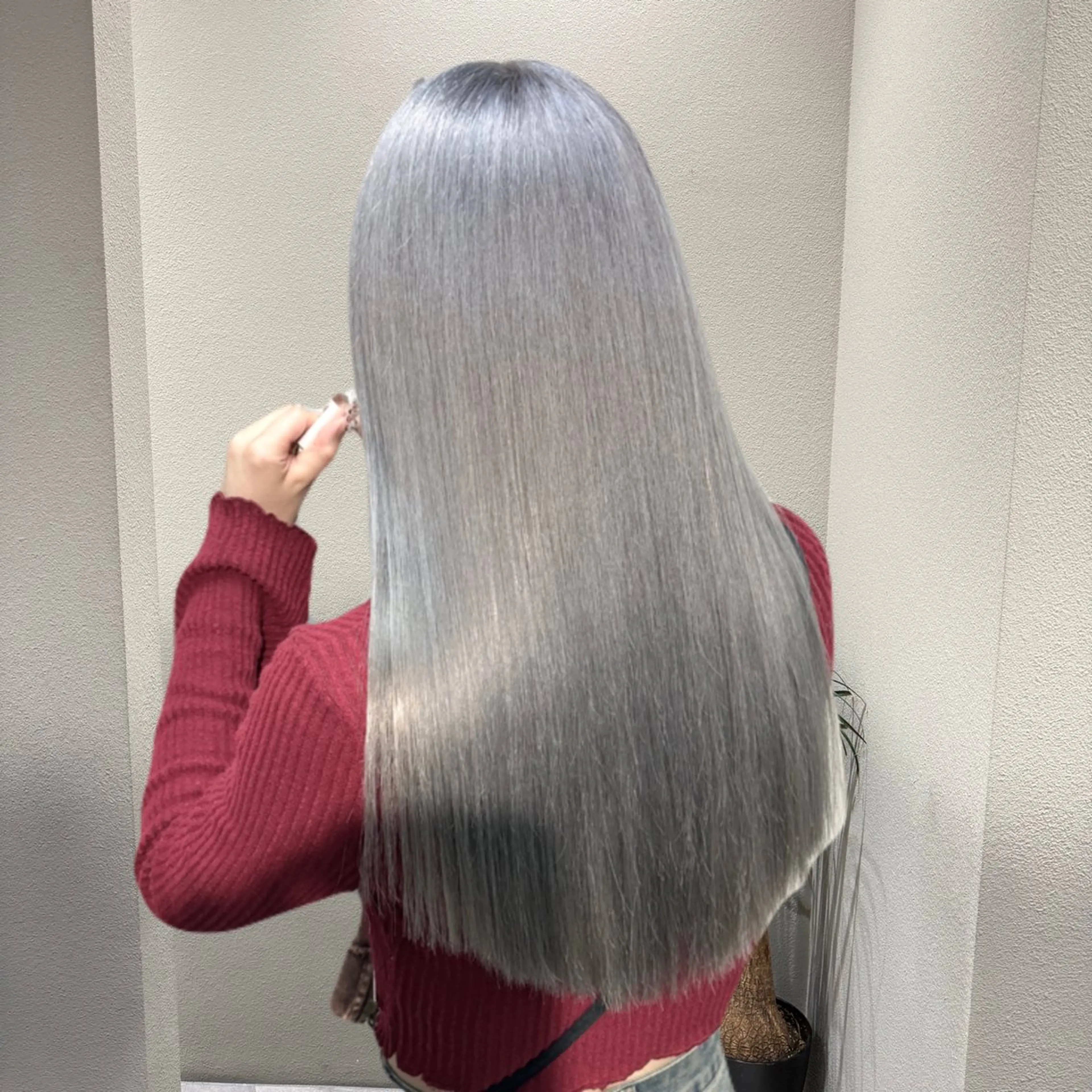 セミロング カラー ブリーチ ケアブリーチ ハイトーンカラー シルバー ホワイトシルバー ヘアカラー ヘアセット ✨ブリーチ支持No1 複雑履歴修正/舘岡のその他イメージ