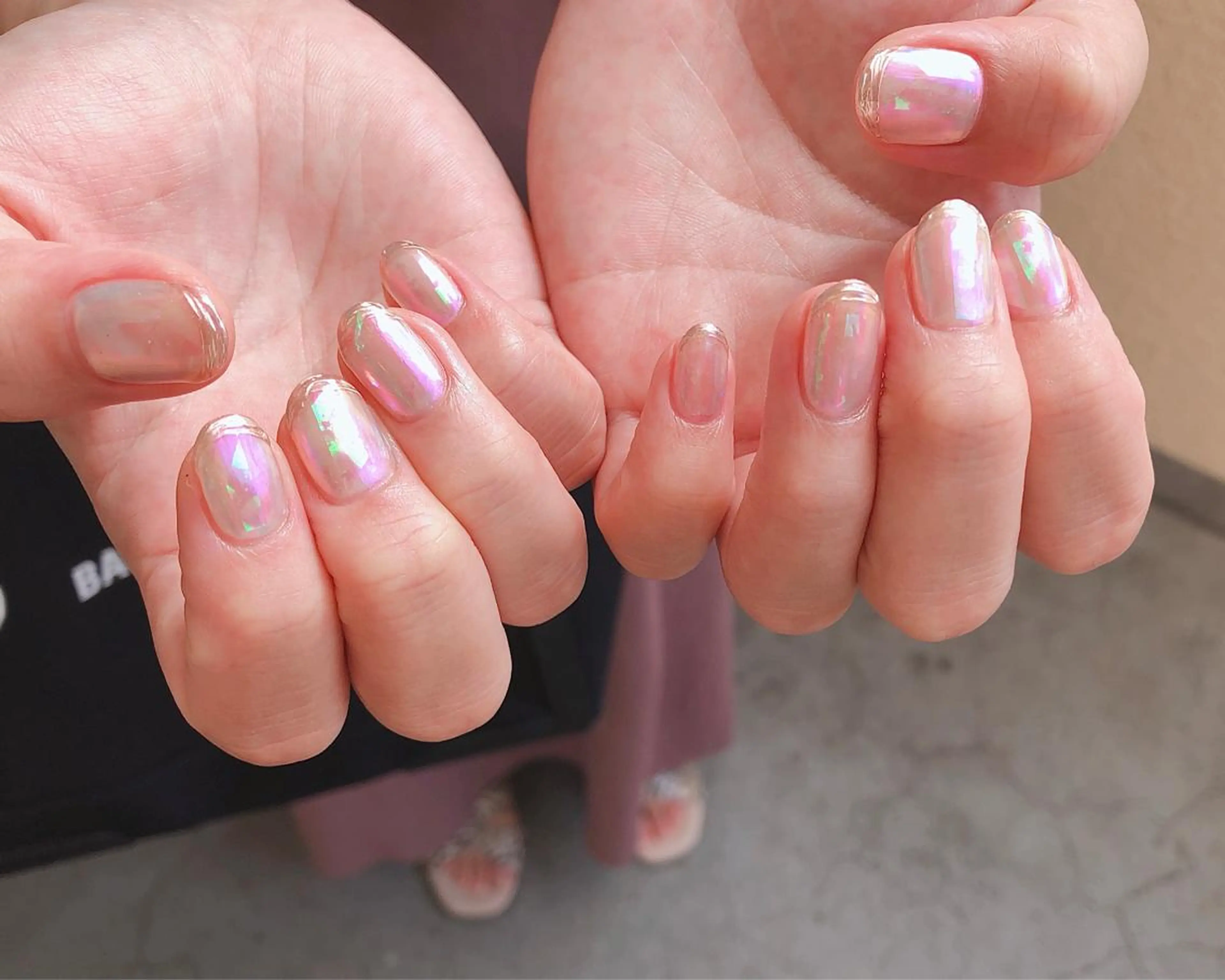 ネイル オーロラネイル ブラウン ピンク シルバー ハンドネイル nail heron所属・saki_ nail heronのネイルデザイン