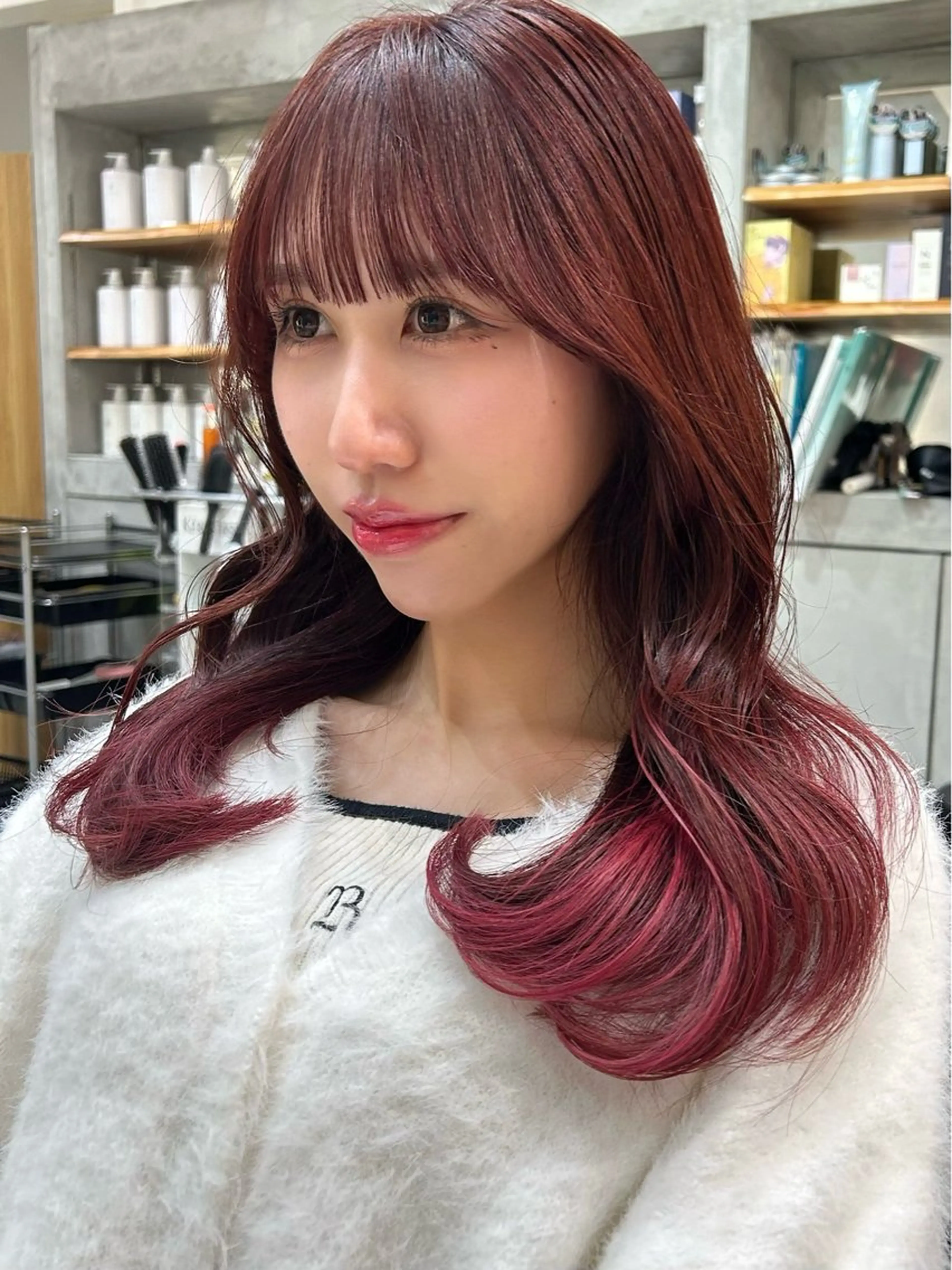 ミディアム Londnaitre MAHOのヘアスタイル