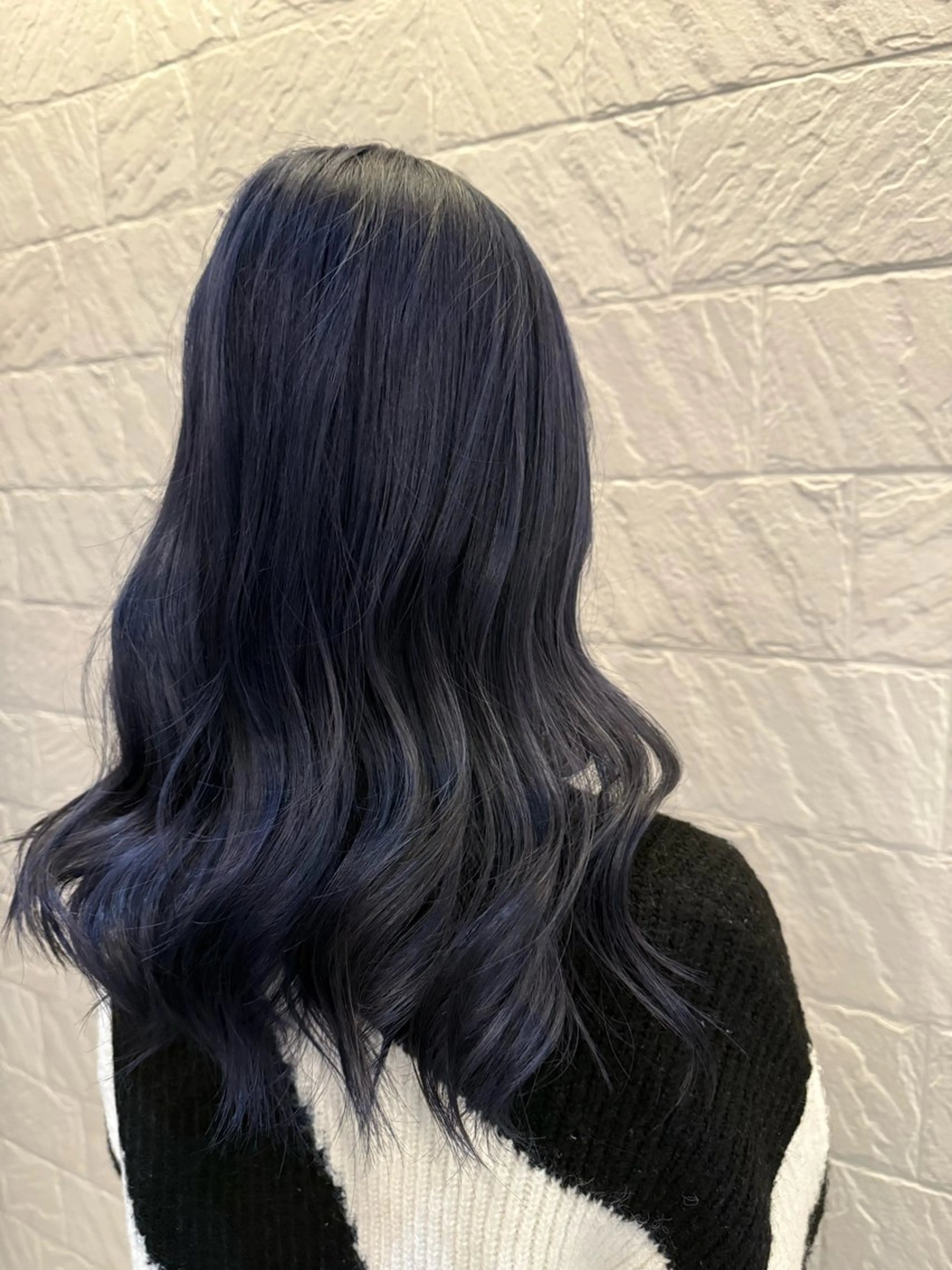 セミロング カラー ブルーカラー ネイビーカラー カット ヘアカラー 有澤 茉唯のマツエク・マツパデザイン