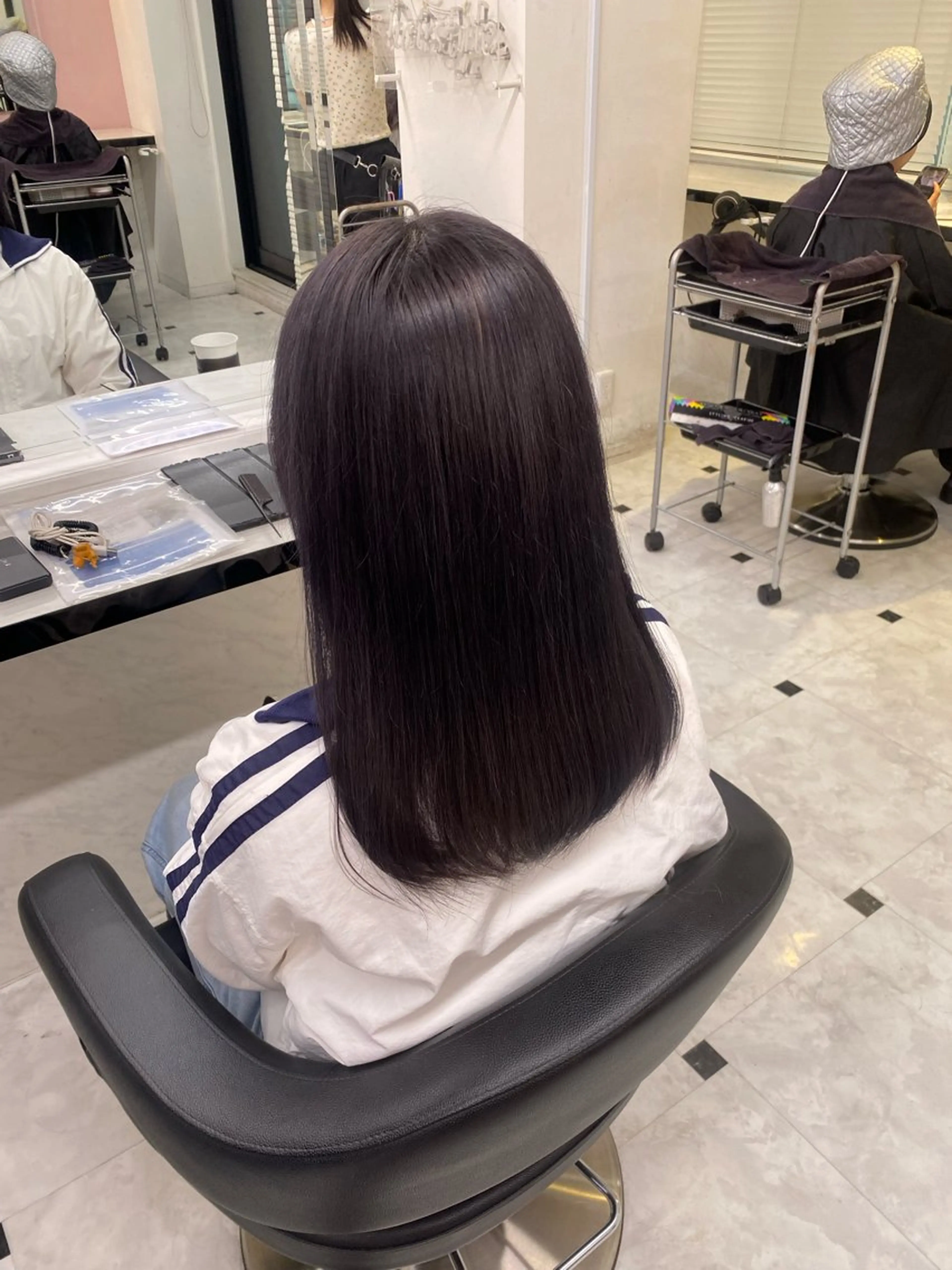 ロング カラー ヘアカラー トリートメント ヘッドスパ ヘアセット 透明感ベージュカラー 🪞上野🪞AIのヘアスタイル