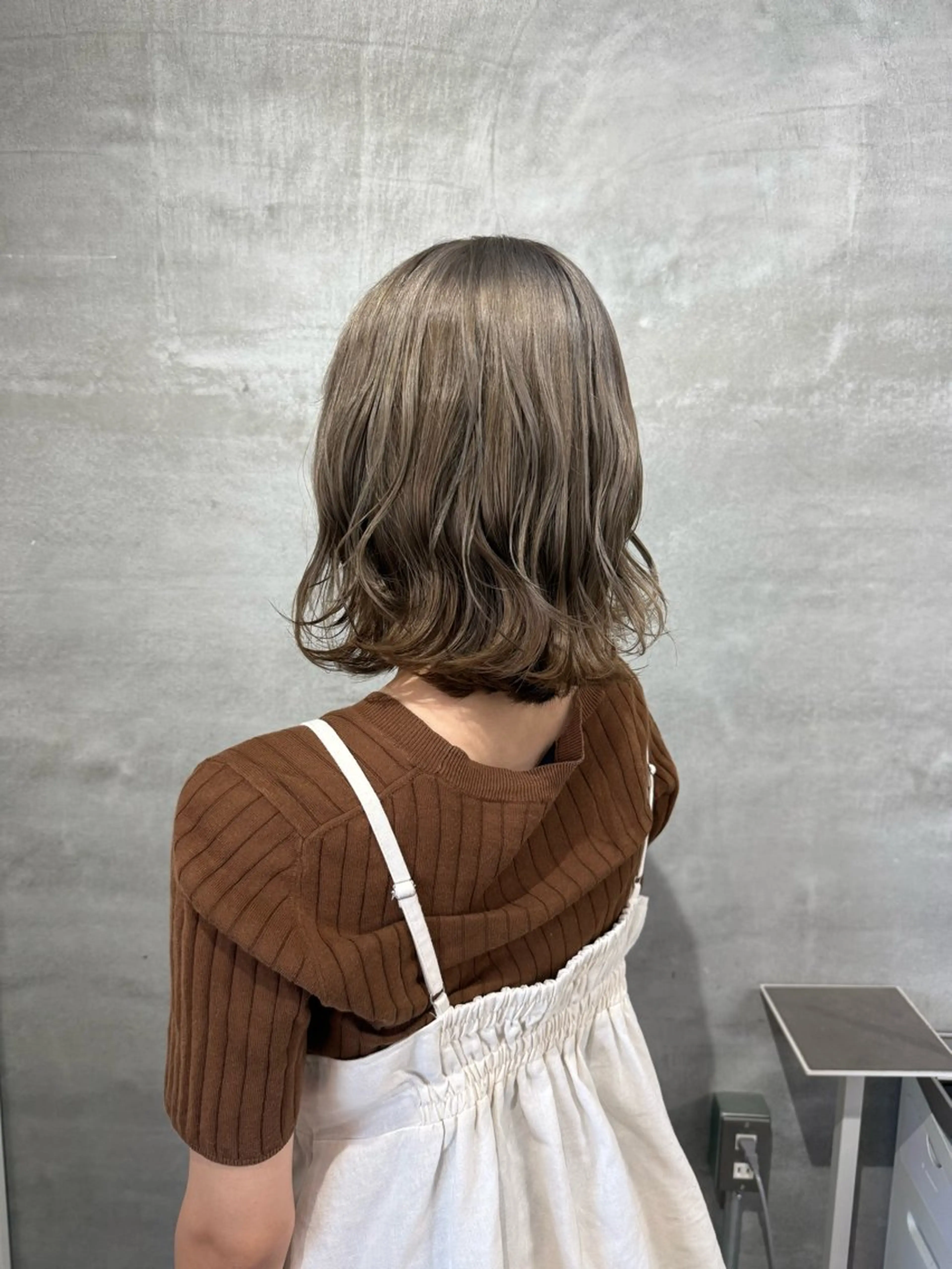 カラー 湯浅 慈園のヘアスタイル