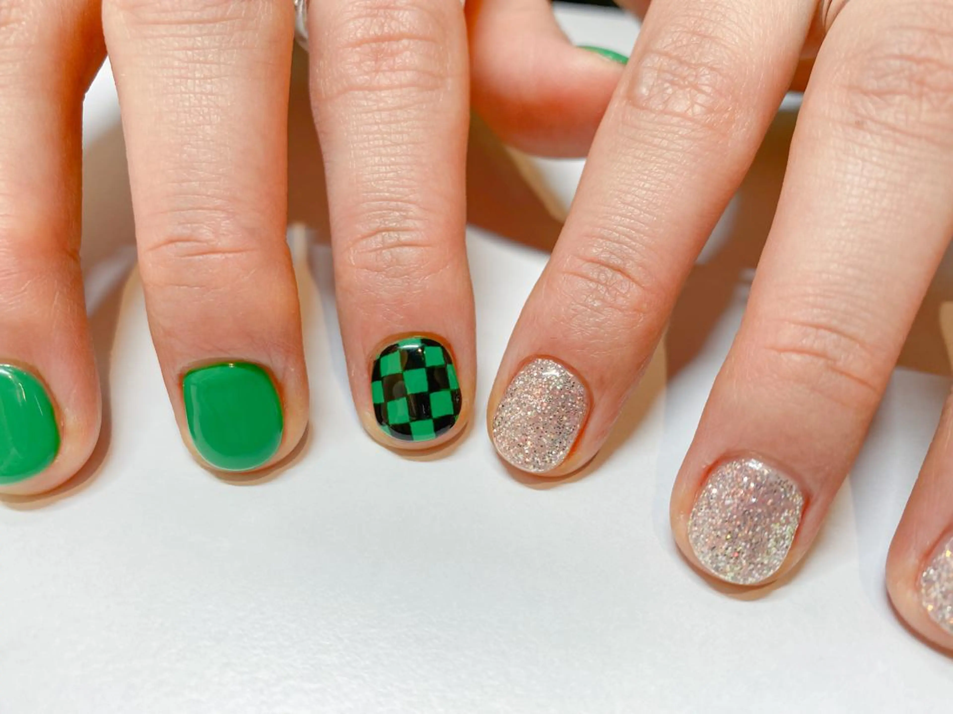 ネイル グリーン ハンドネイル 表参道colore所属・表参道colore店 REICAのネイルデザイン