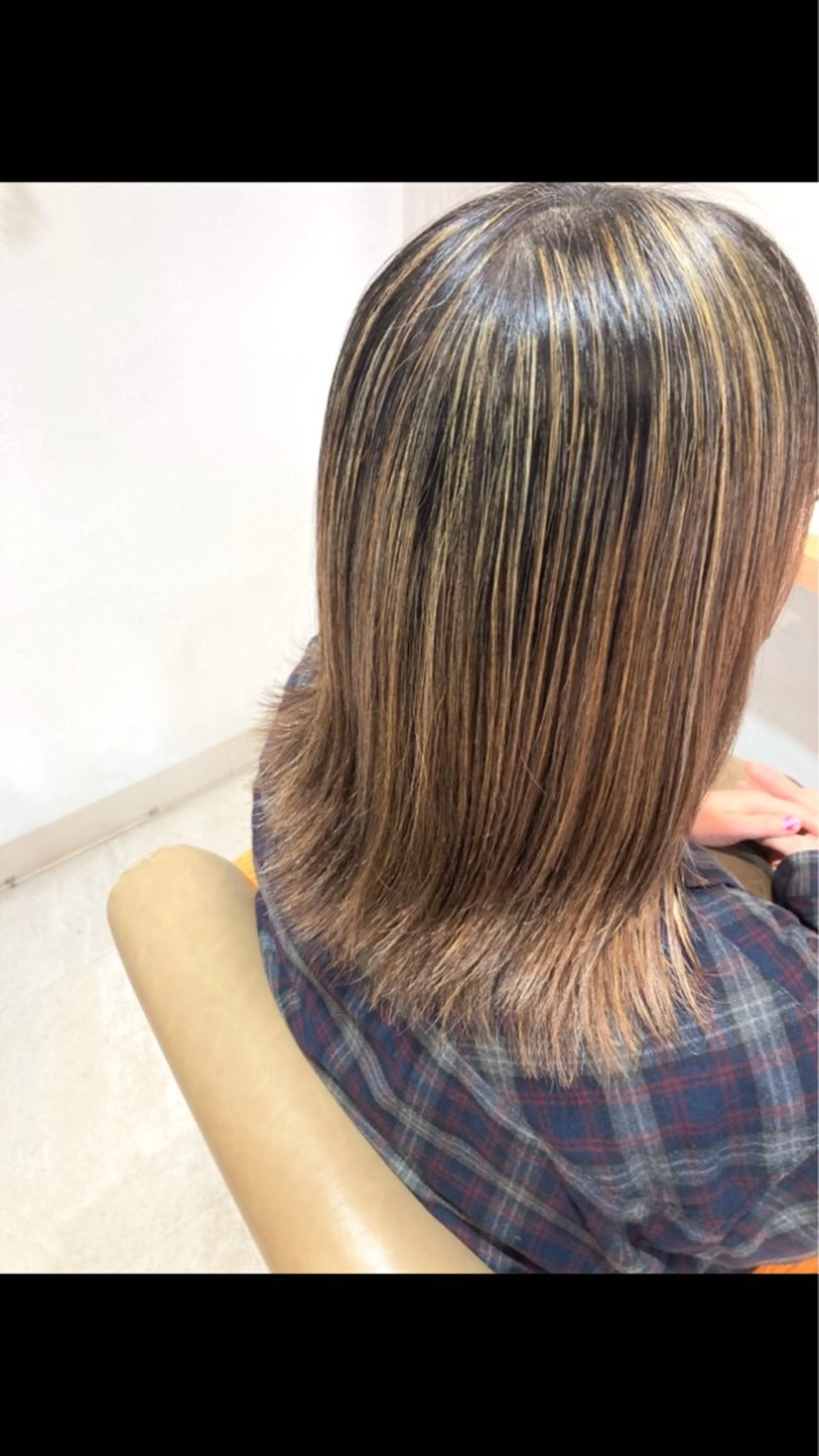 セミロング ハイライト ヘアカラー ツヤカラー3850 まいのヘアスタイル