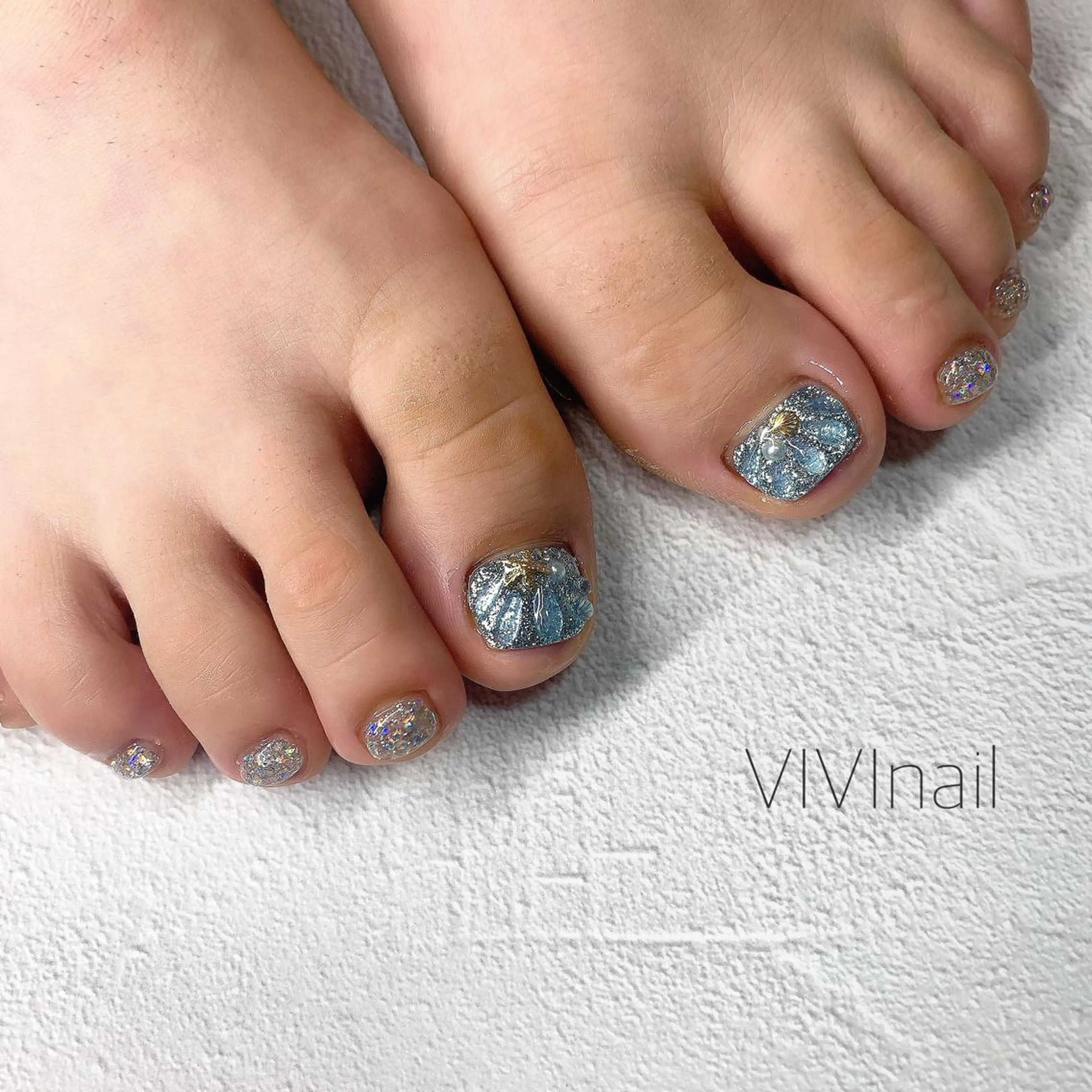 ネイル キラキラネイル フットネイル vivi nailのネイルデザイン