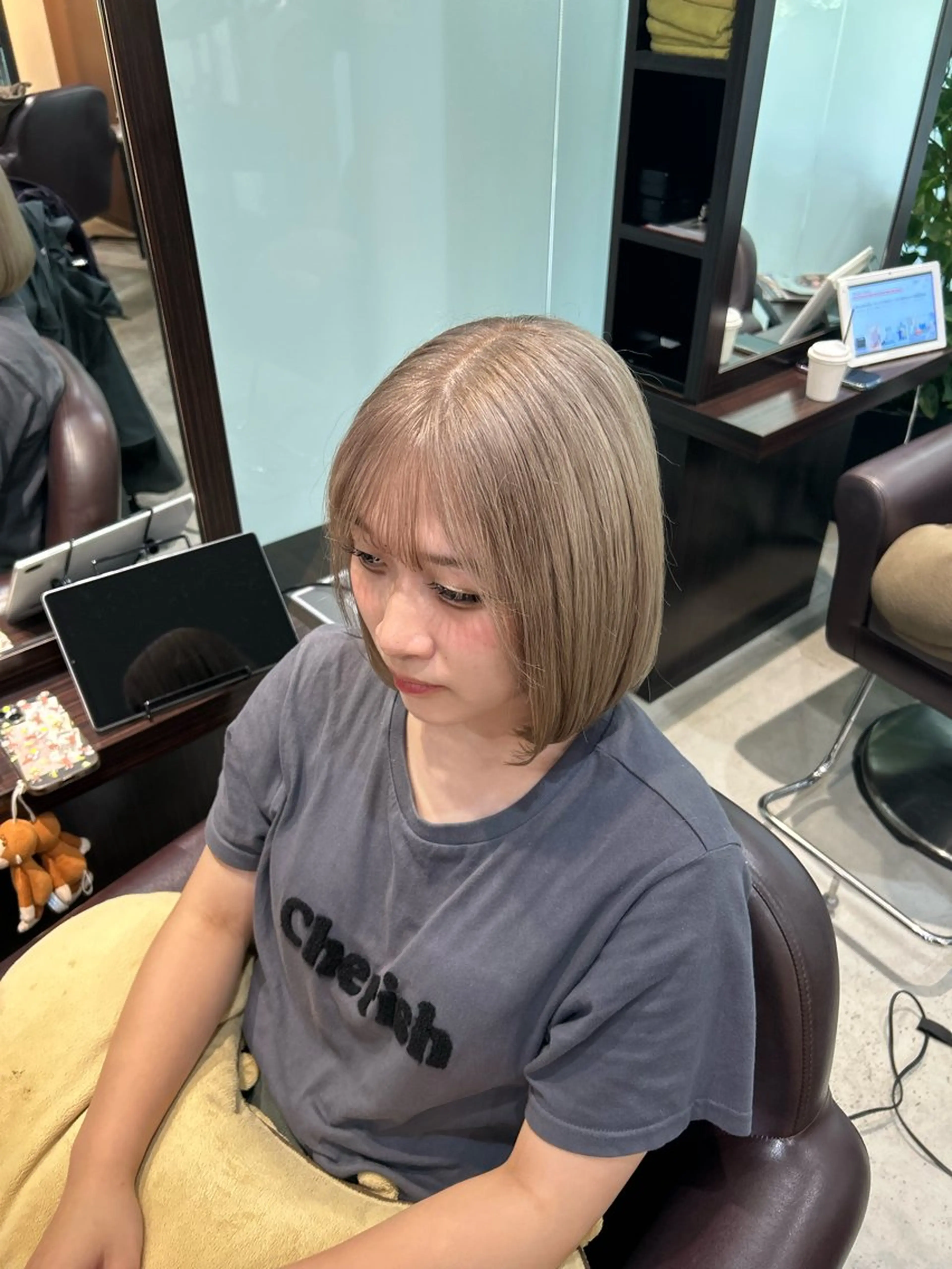 ショート カラー ブリーチ ブロンド ハイトーンカラー 坂本奈都美 🎀のヘアスタイル