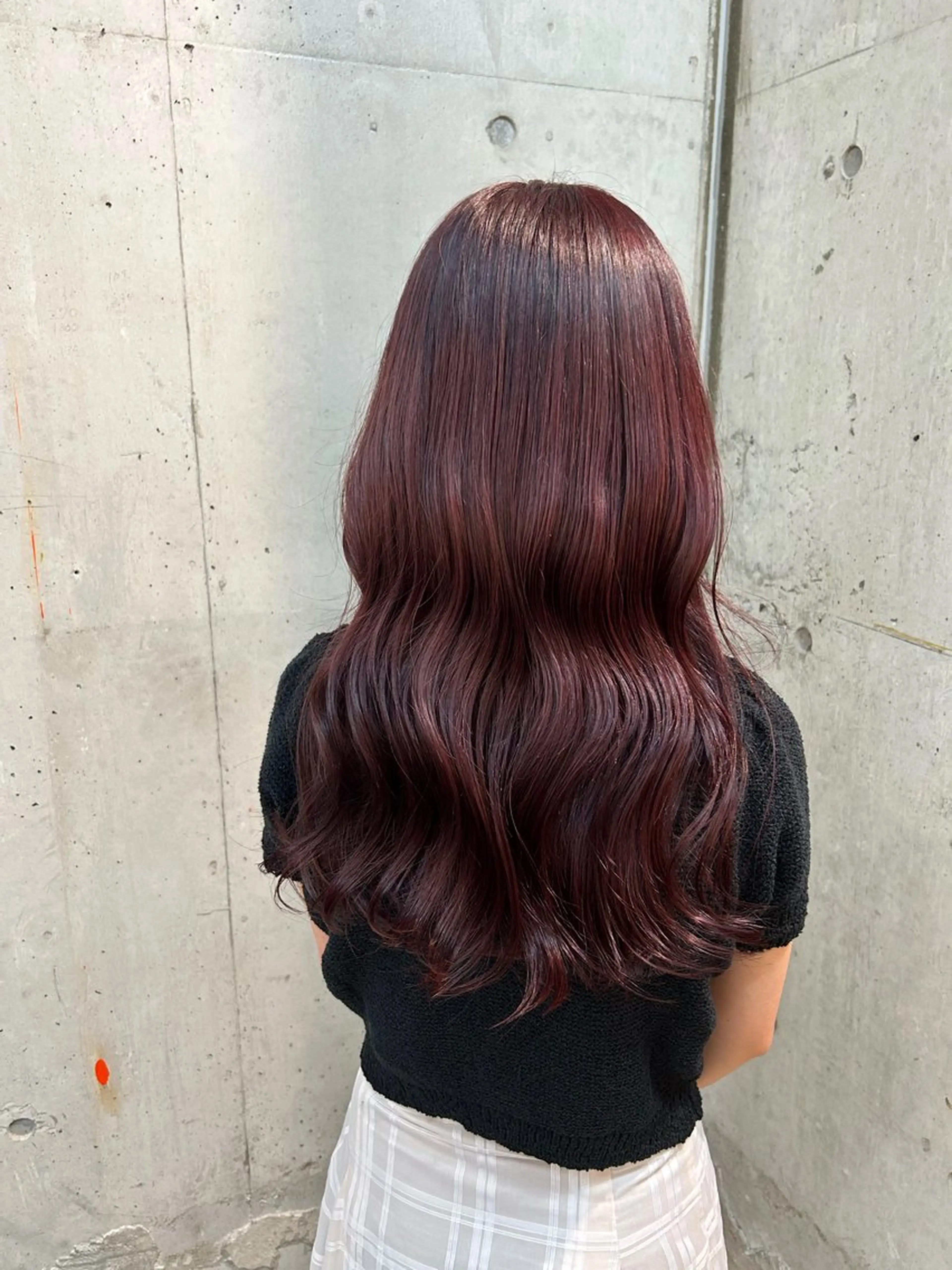 ロング カラー ブリーチ カシス レッドカラー [lani ] konatsuのヘアスタイル
