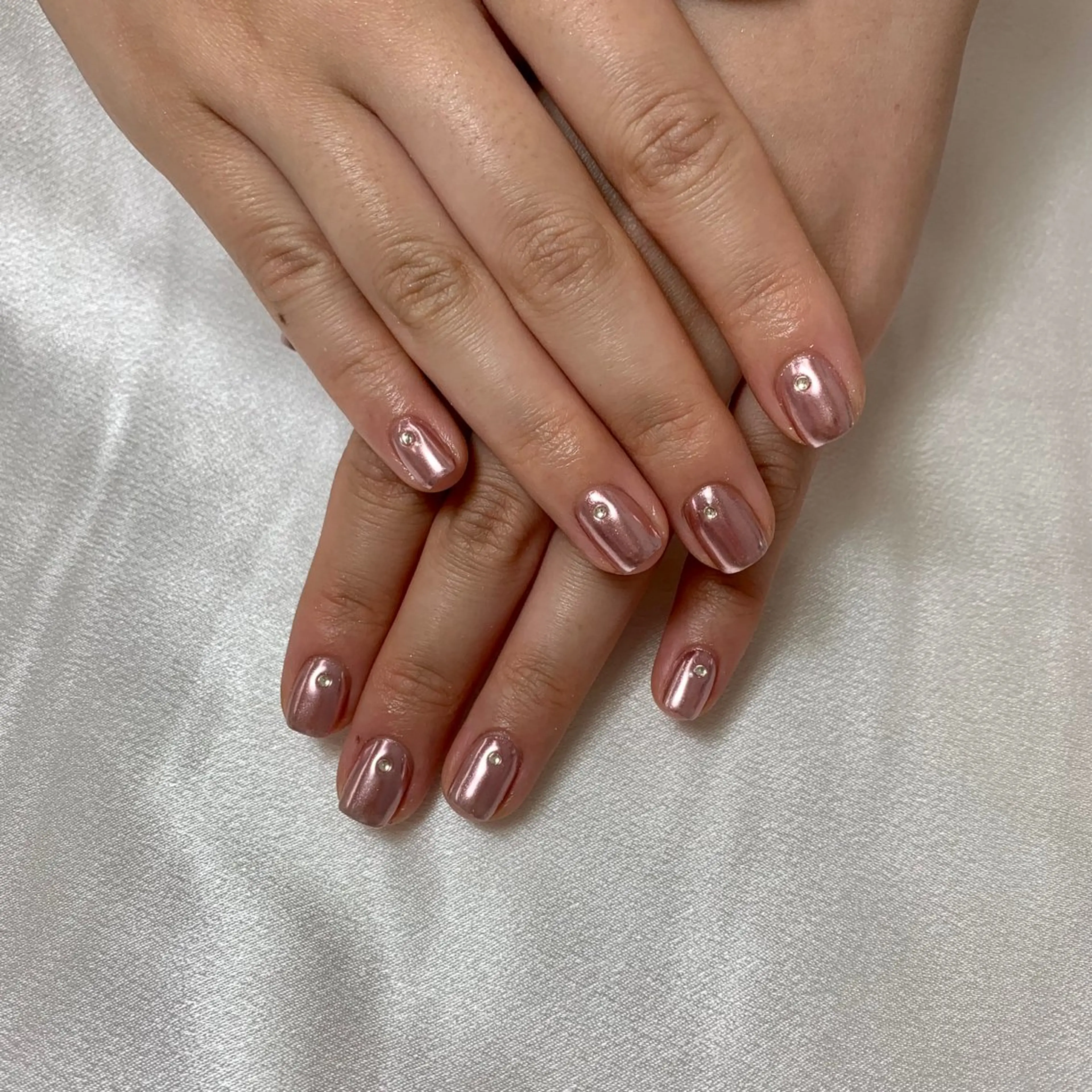 ネイル ストーンネイル ハンドネイル Tagi Nail 銀座店のネイルデザイン