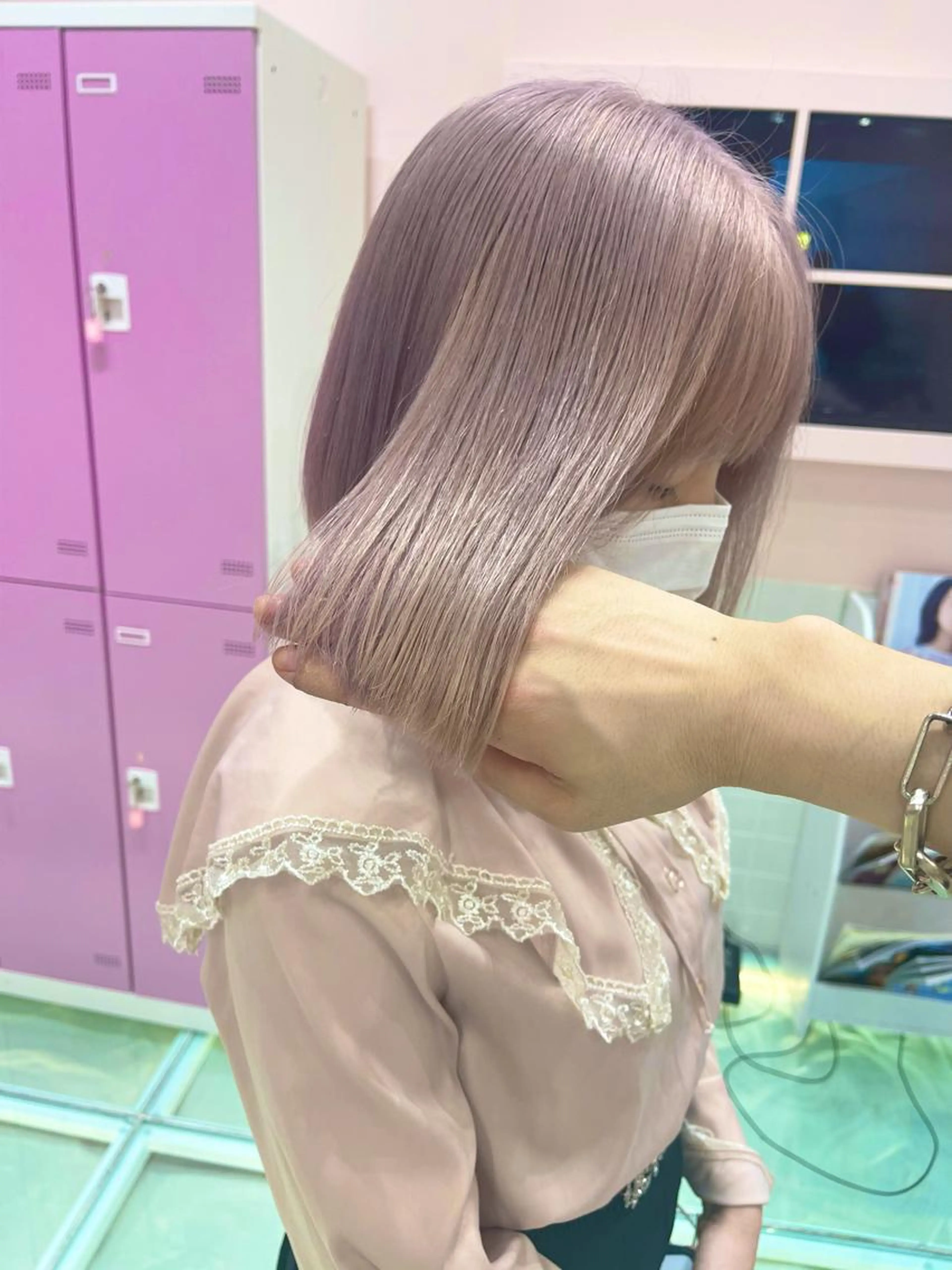 【履歴に不安のある方・ムラ直し用】綺麗な土台作りからケアブリーチ使用ハイブリーチカラー×トリートメントの写真