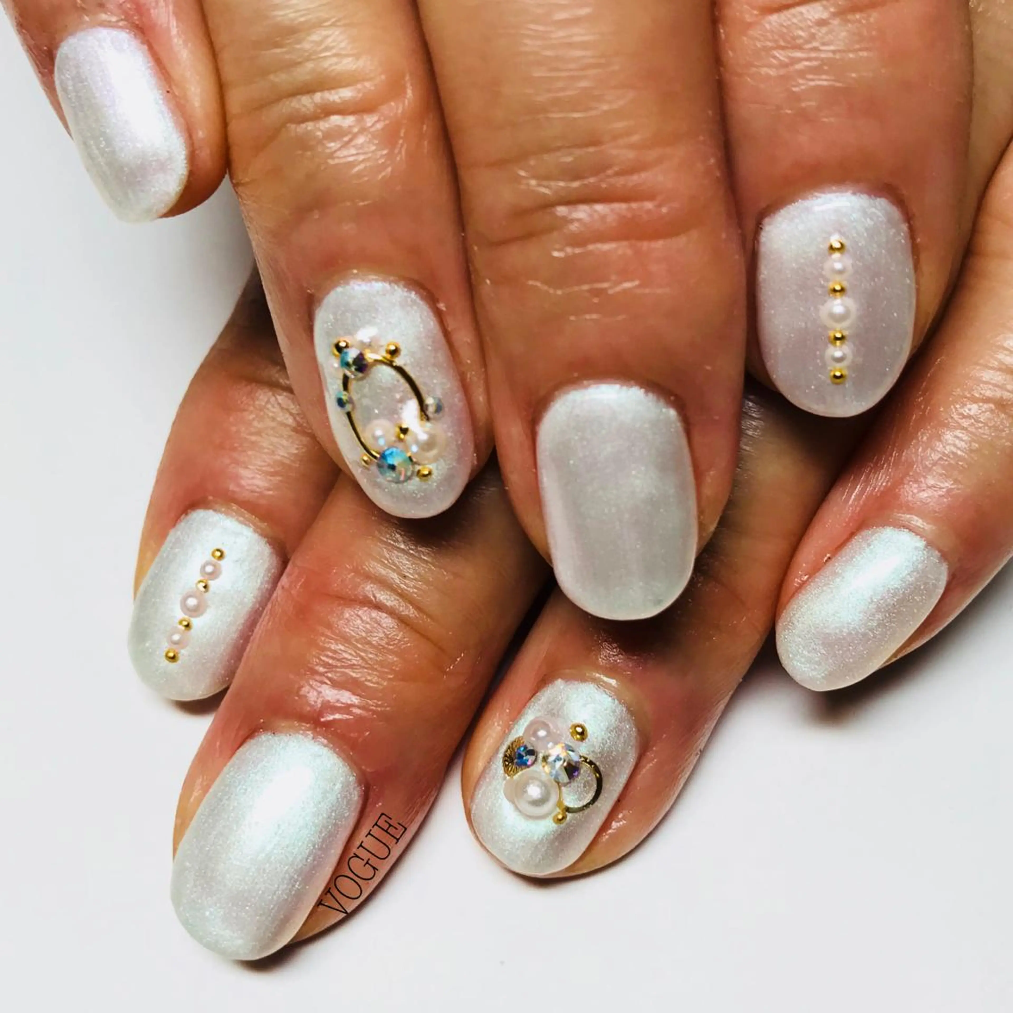 ネイル ハンドネイル VOGUE ×SWANのネイルデザイン