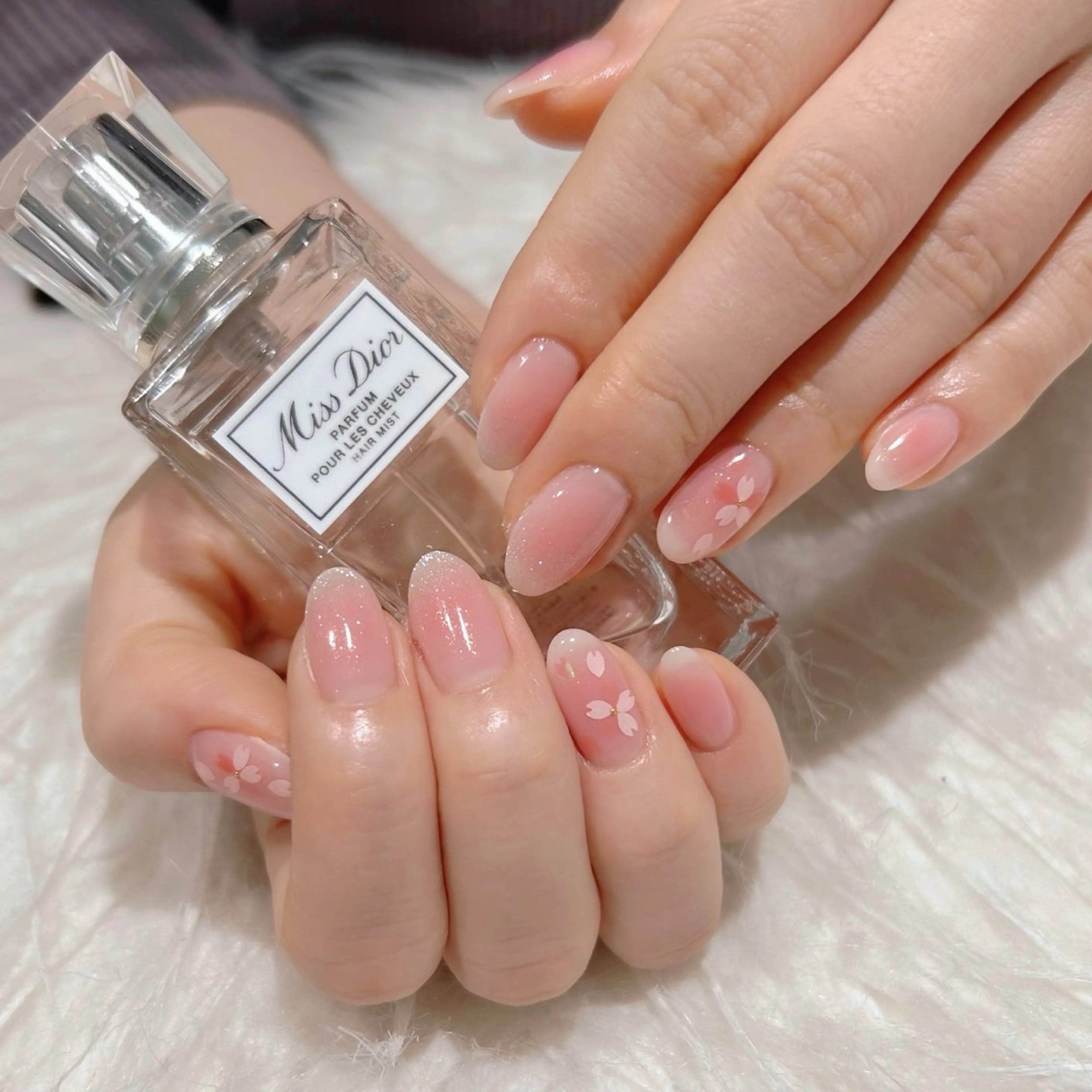 ネイル 桜ネイル ハンドネイル ネイルサロンcourage所属・ネイルサロン courageのネイルデザイン