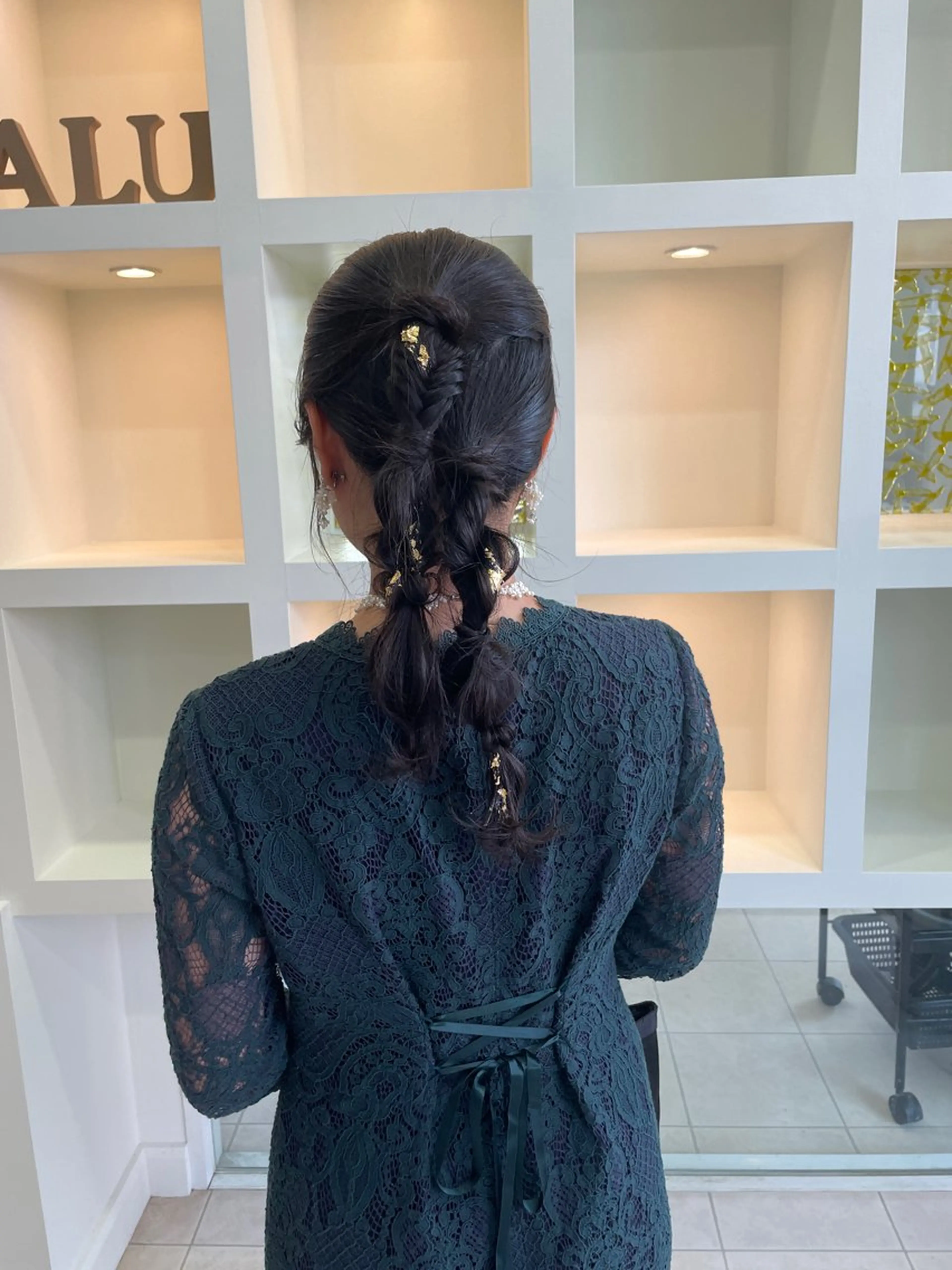 セミロング ヘアアレンジ マキノ キョウカのヘアスタイル