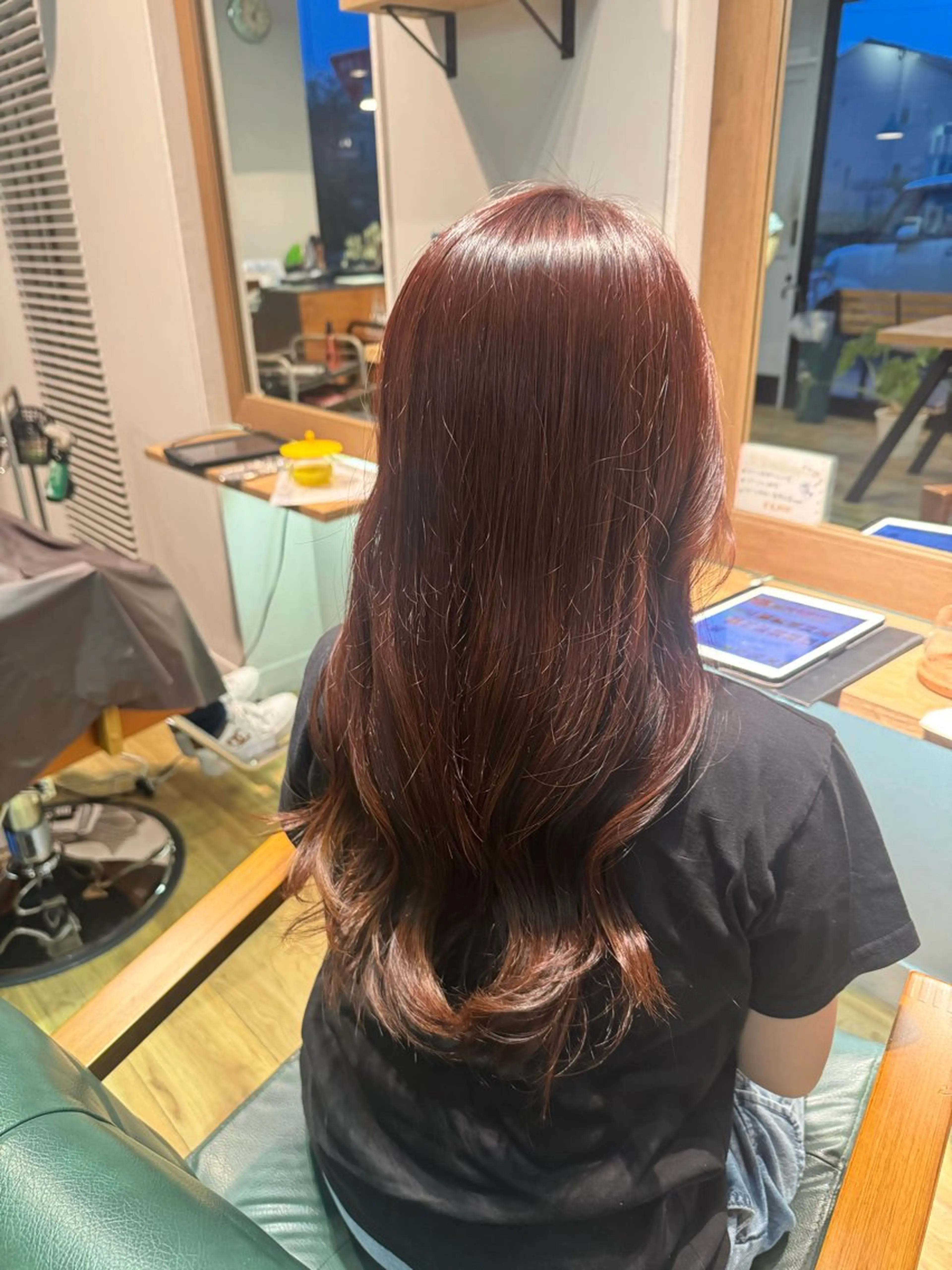 ロング カラー ピンクカラー ヘアカラー トリートメント ツキダテ ユイのヘアスタイル