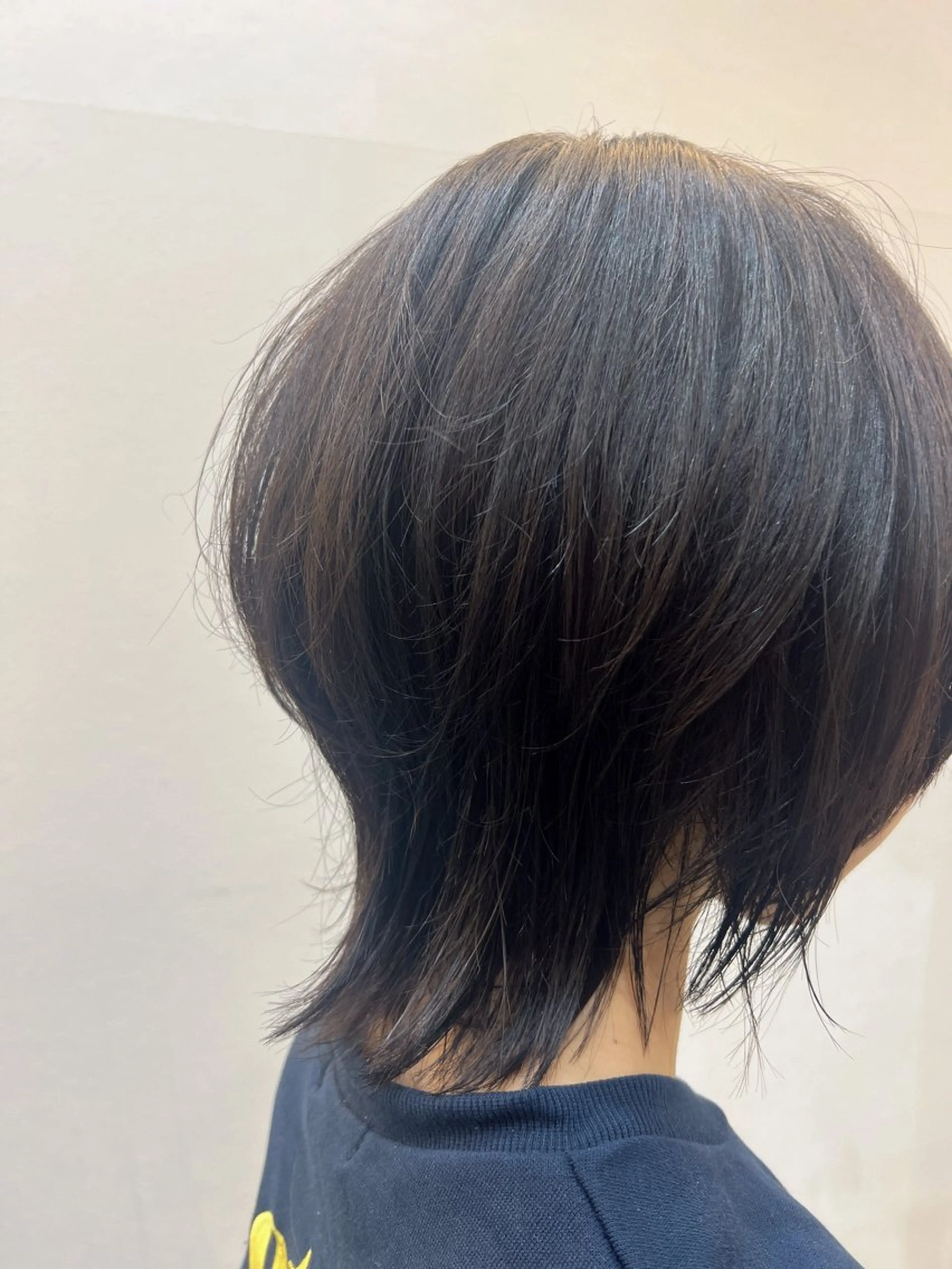 ミディアム くびれヘア レイヤーカット ウルフカット ウルフレイヤー 津田 幸穂のヘアスタイル