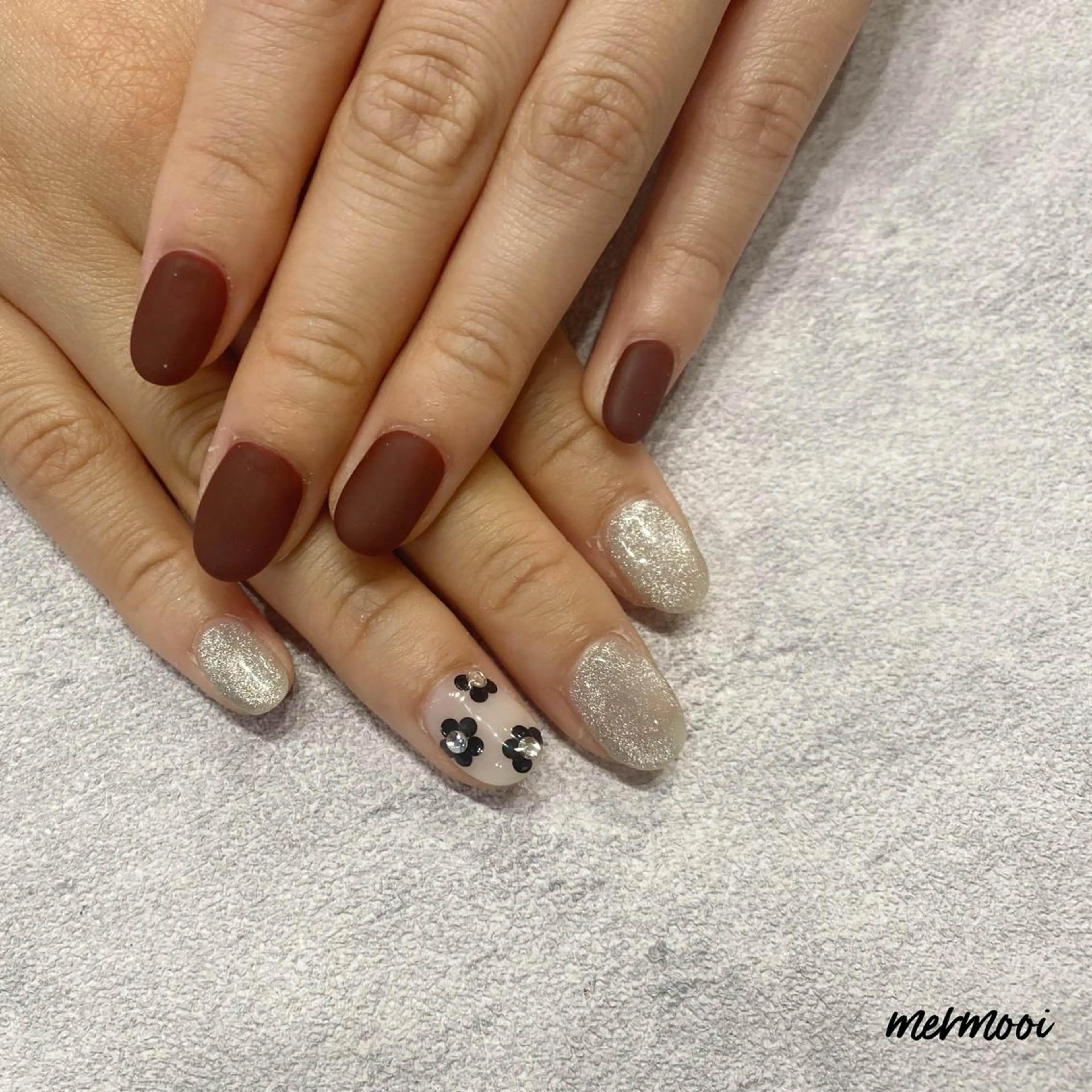 ネイル ボルドー ジェルネイル マットネイル ワンカラーネイル ハンドネイル mermooi所属・melumooi nailのネイルデザイン