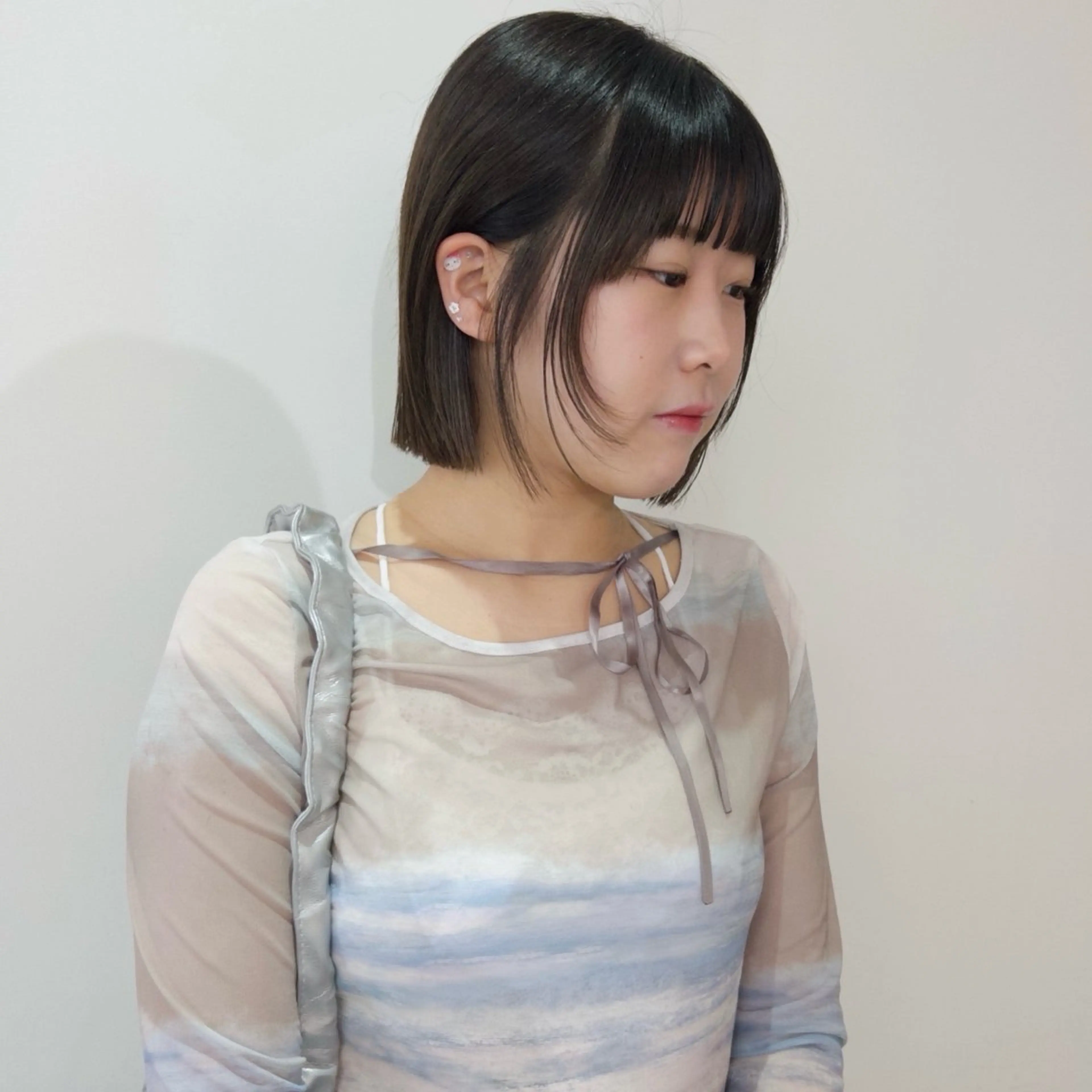 ショート カラー 透明感カラー ボブ 顔まわりレイヤー 顔周りカット レイヤーカット nonoka オリーブ/レイヤーのヘアスタイル