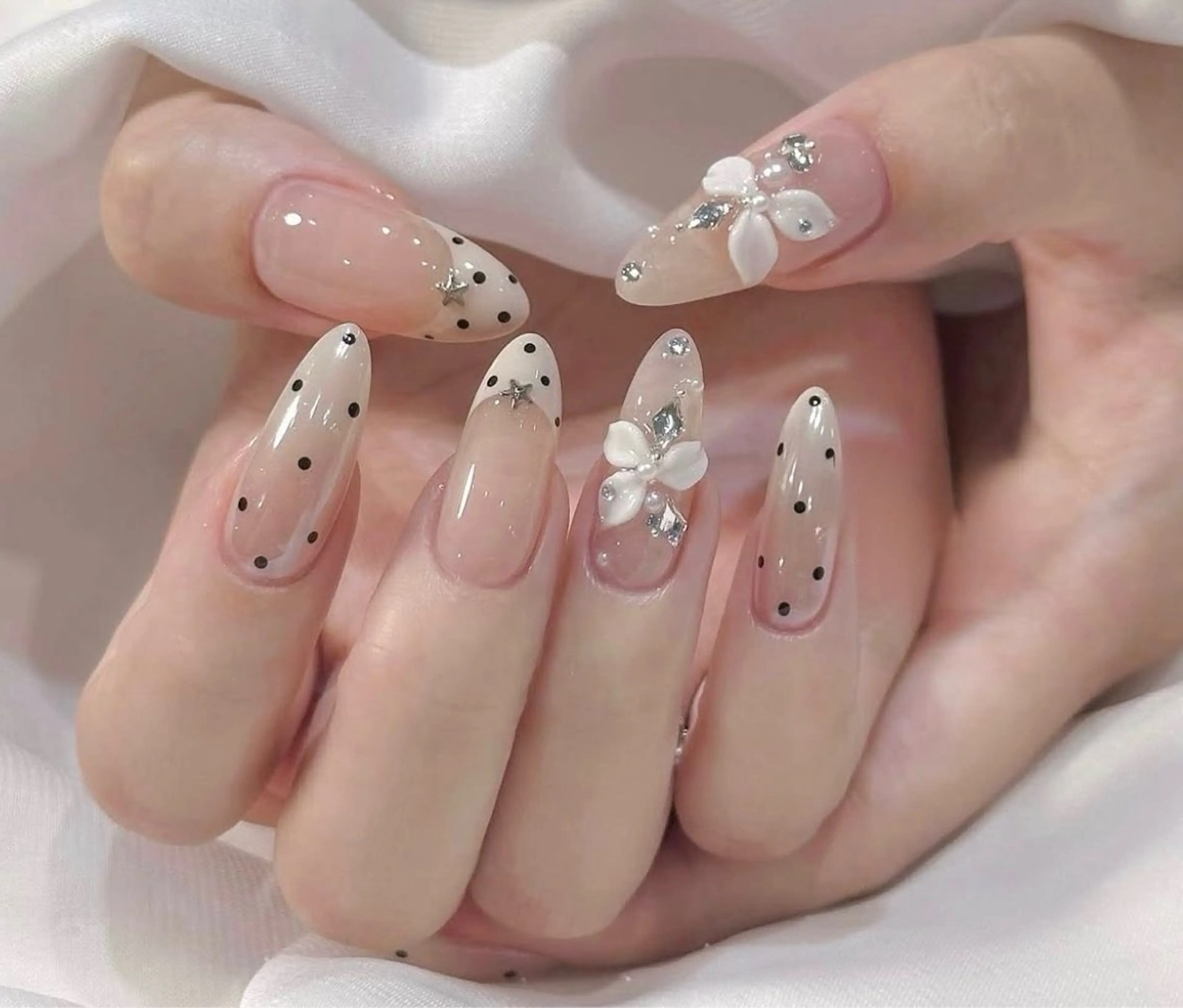 ロング ハンドネイル ハンドケア 古賀 佳織のネイルデザイン