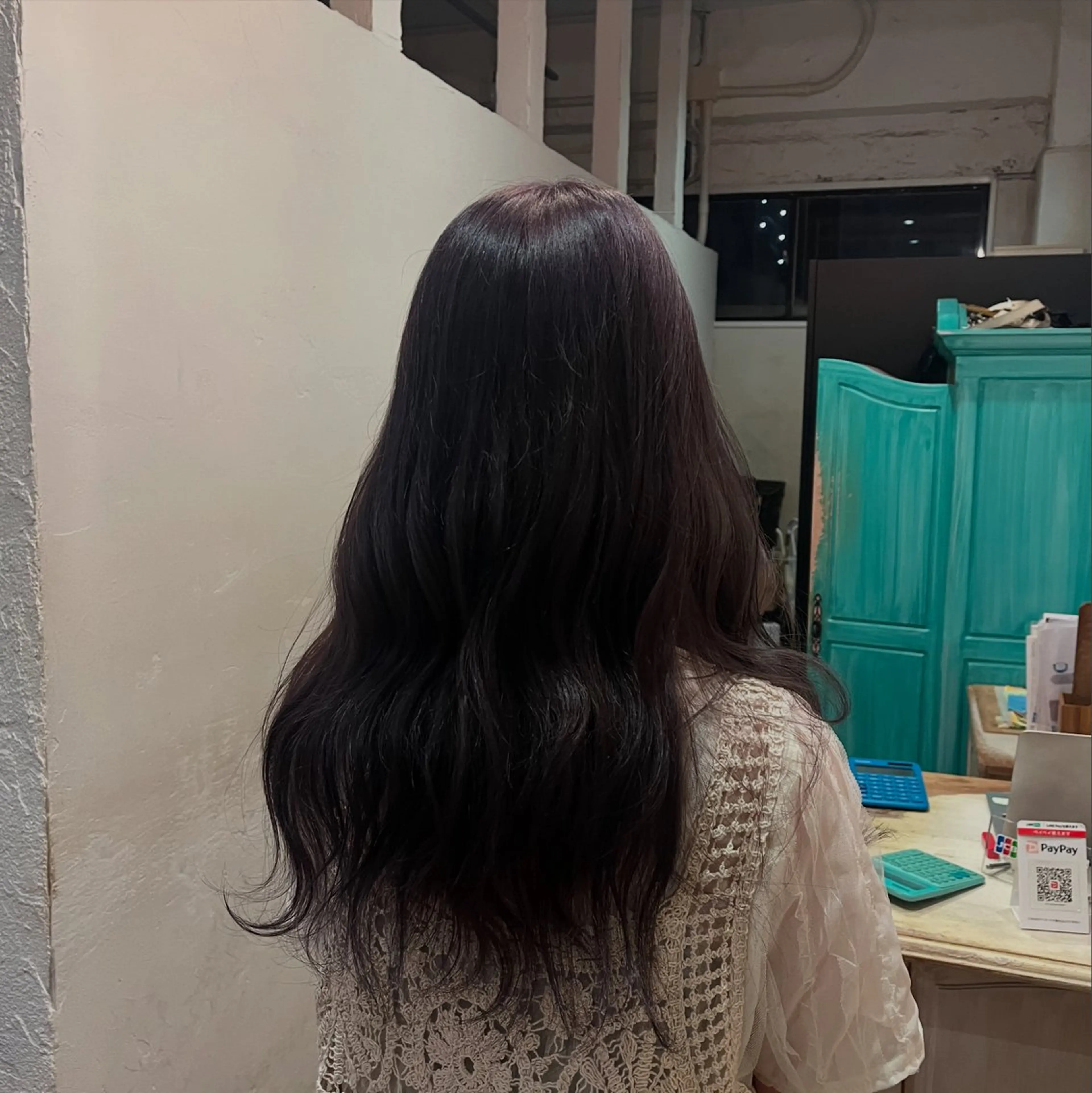 ロング カラー ラベンダーカラー ラベンダーグレー ヘアカラー 石澤 萌茄のヘアスタイル