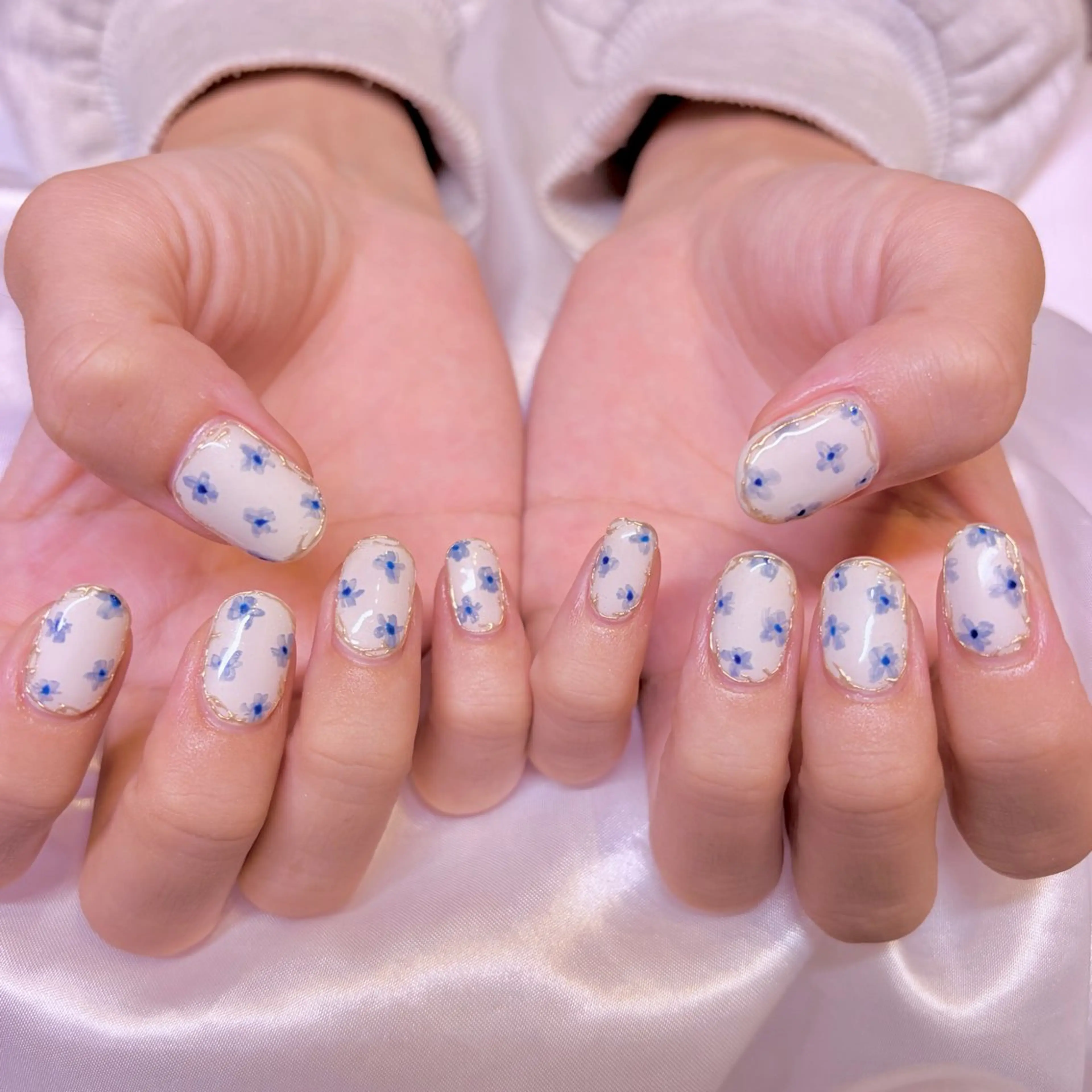 ネイル フレンチネイル ガーリー ハンドネイル nail salon e'mu💐のネイルデザイン