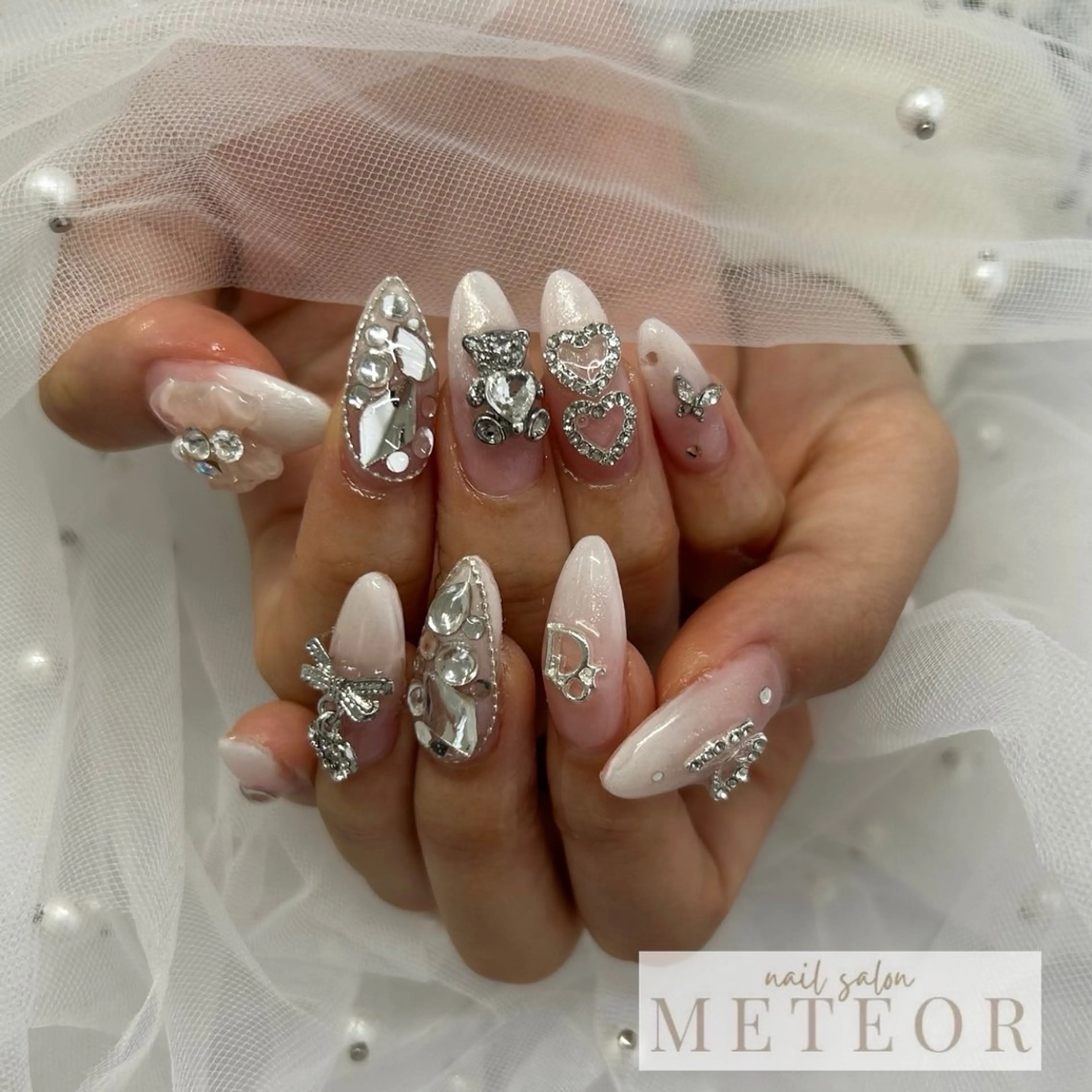 ネイル グラデーション ワンホンネイル ハンドネイル nailsalon meteor所属・METEOR💫 staffのネイルデザイン