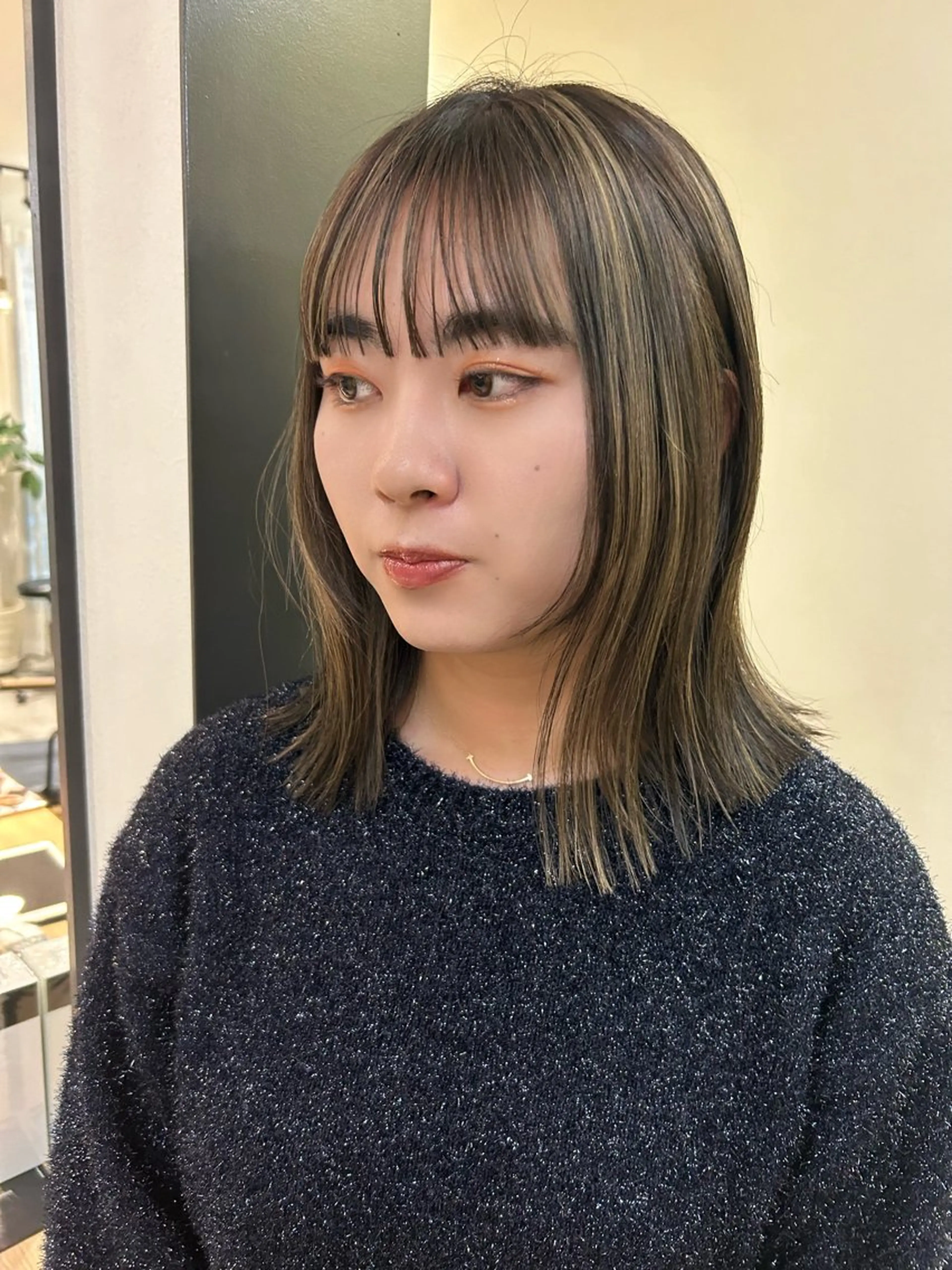 ミディアム カラー ブリーチ ハイライトカラー ハイライト カット ヘアカラー トリートメント hub hair レイヤー/透明感のヘアスタイル