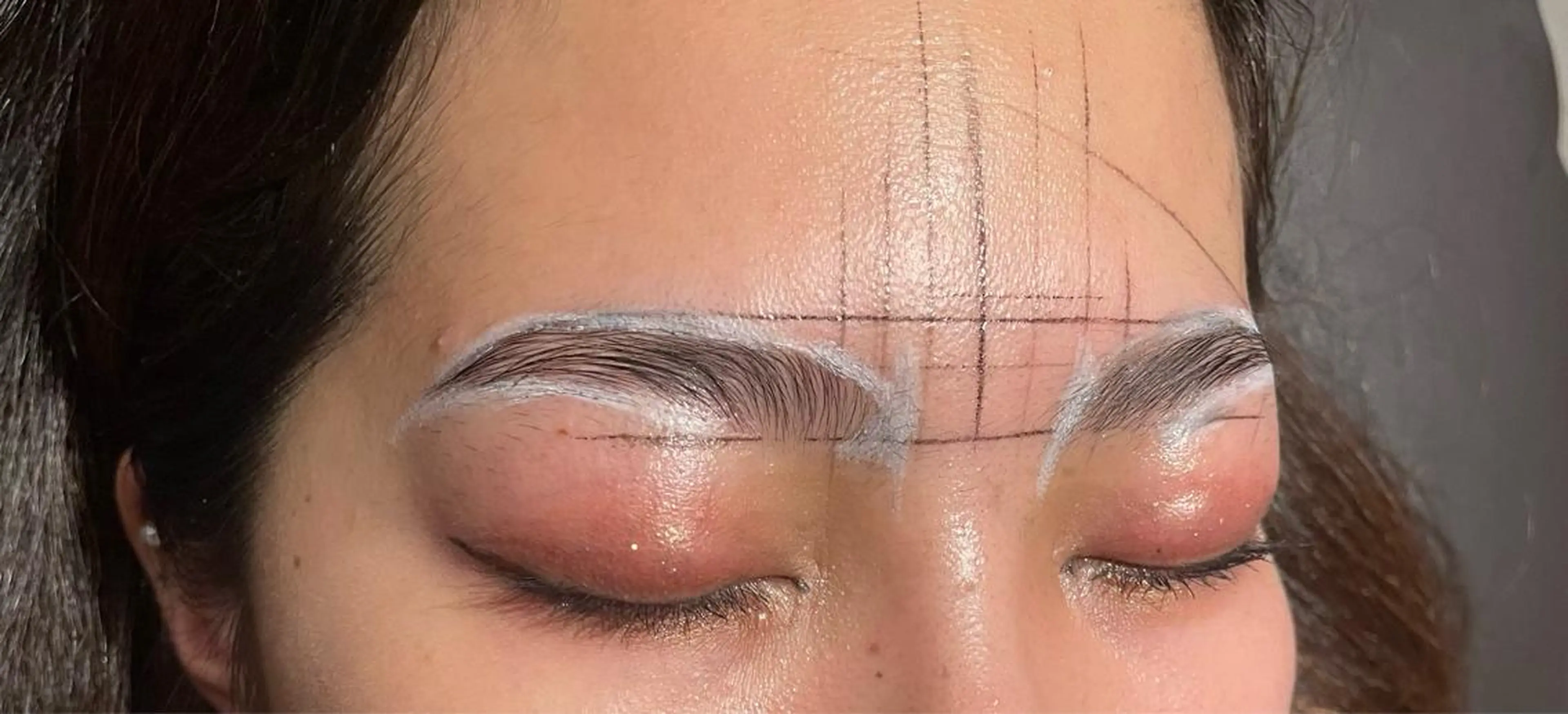 アイブロウ 松下 千恵のネイルデザイン