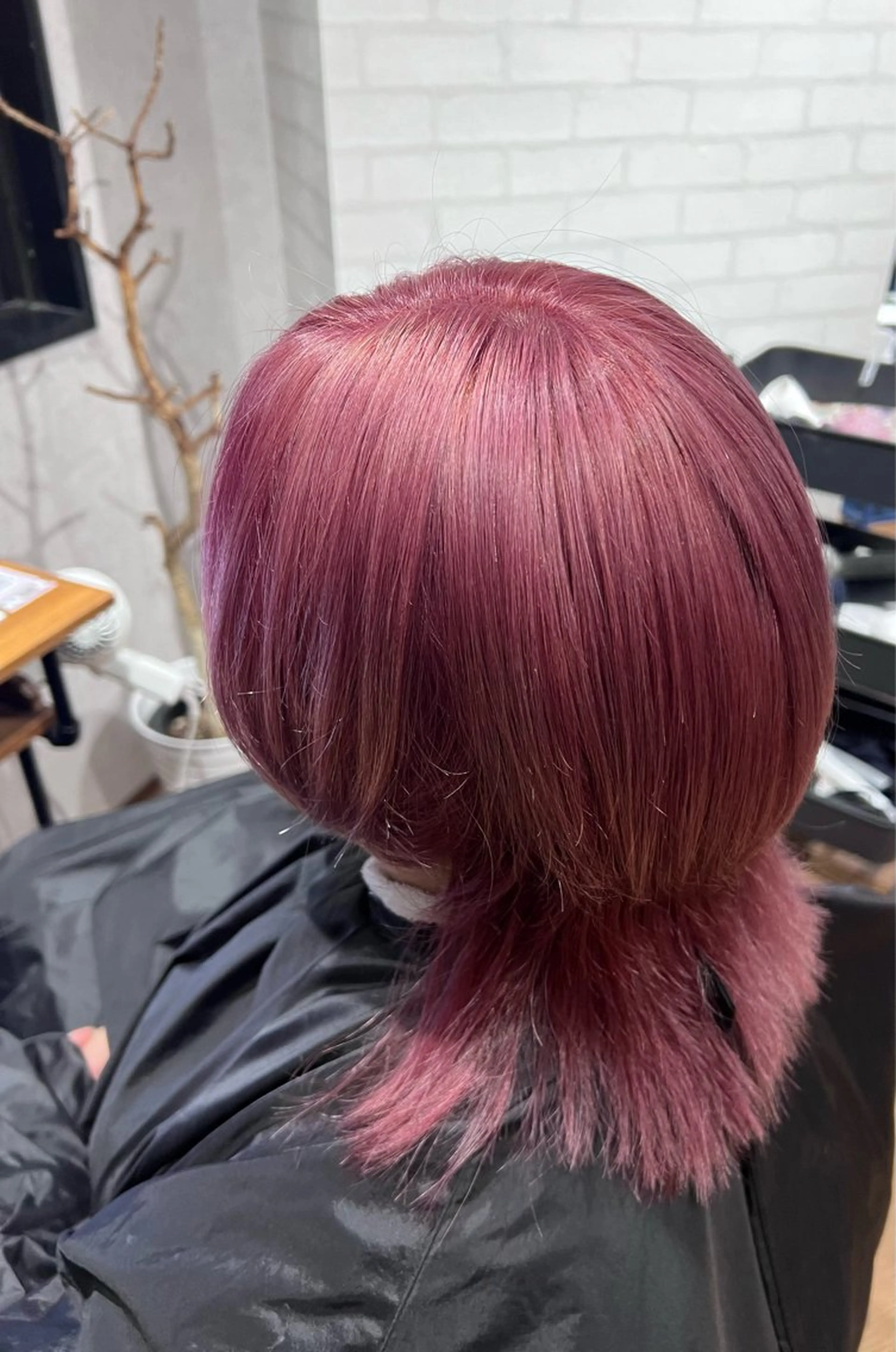 ミディアム ヘアカラー イリオモテ レナのヘアスタイル