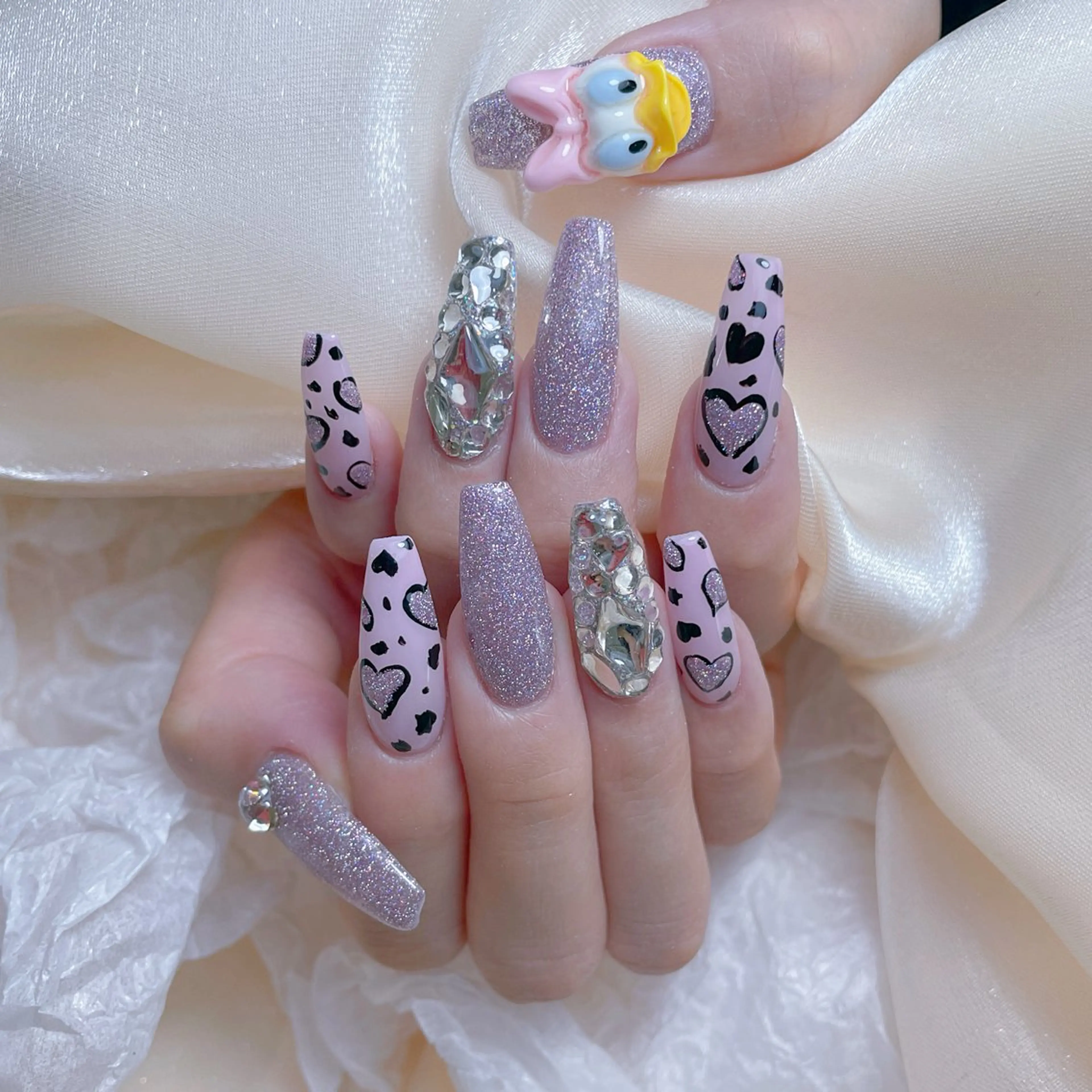 ネイル オーロラネイル チークネイル ハート マグネットネイル スカルプネイル ハンドネイル 💅ネイル✨ プリンセスのネイルデザイン