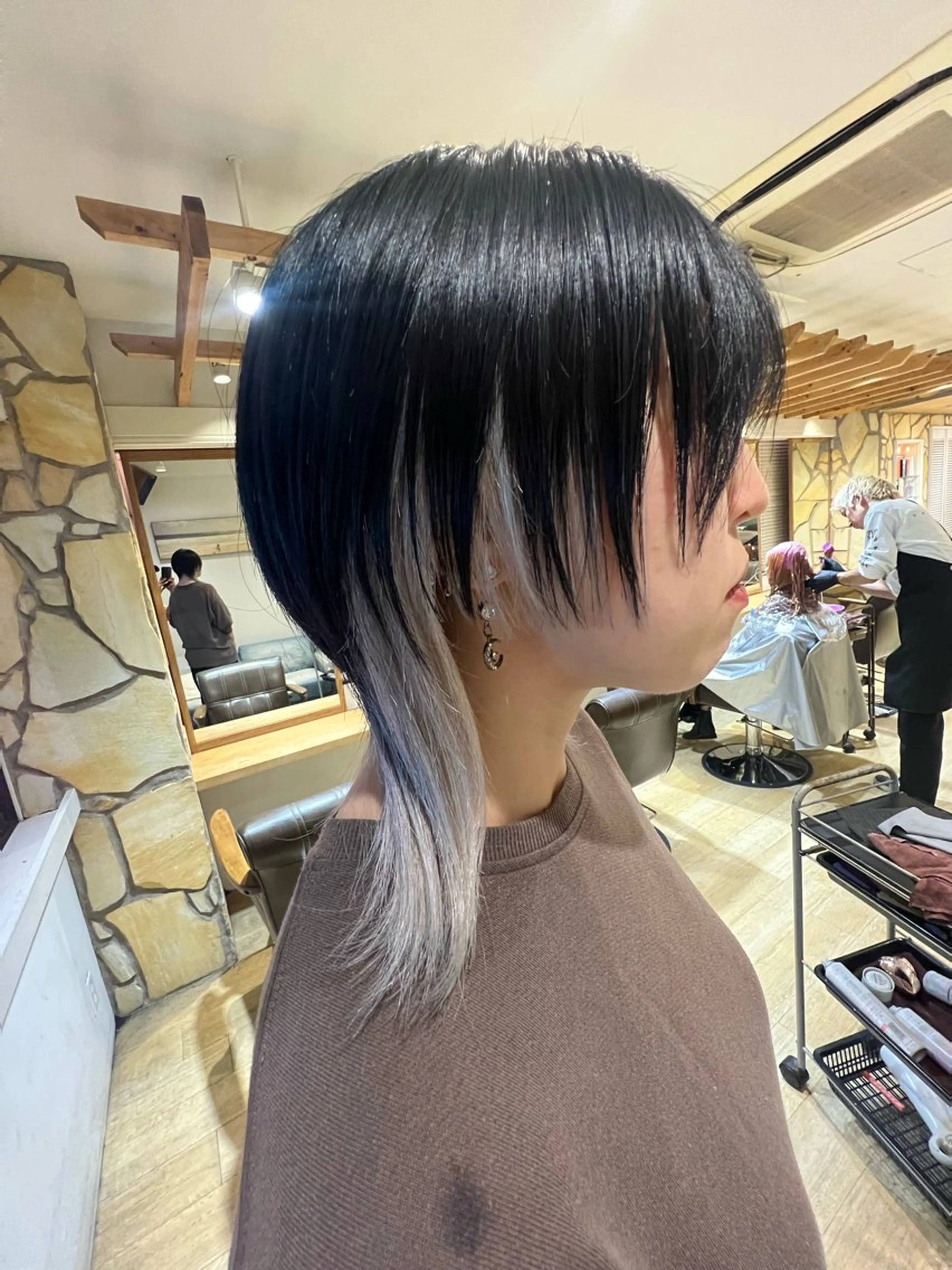 ミディアム ウルフカット 渋谷ハイトーン/ デザインカラー阿部のヘアスタイル