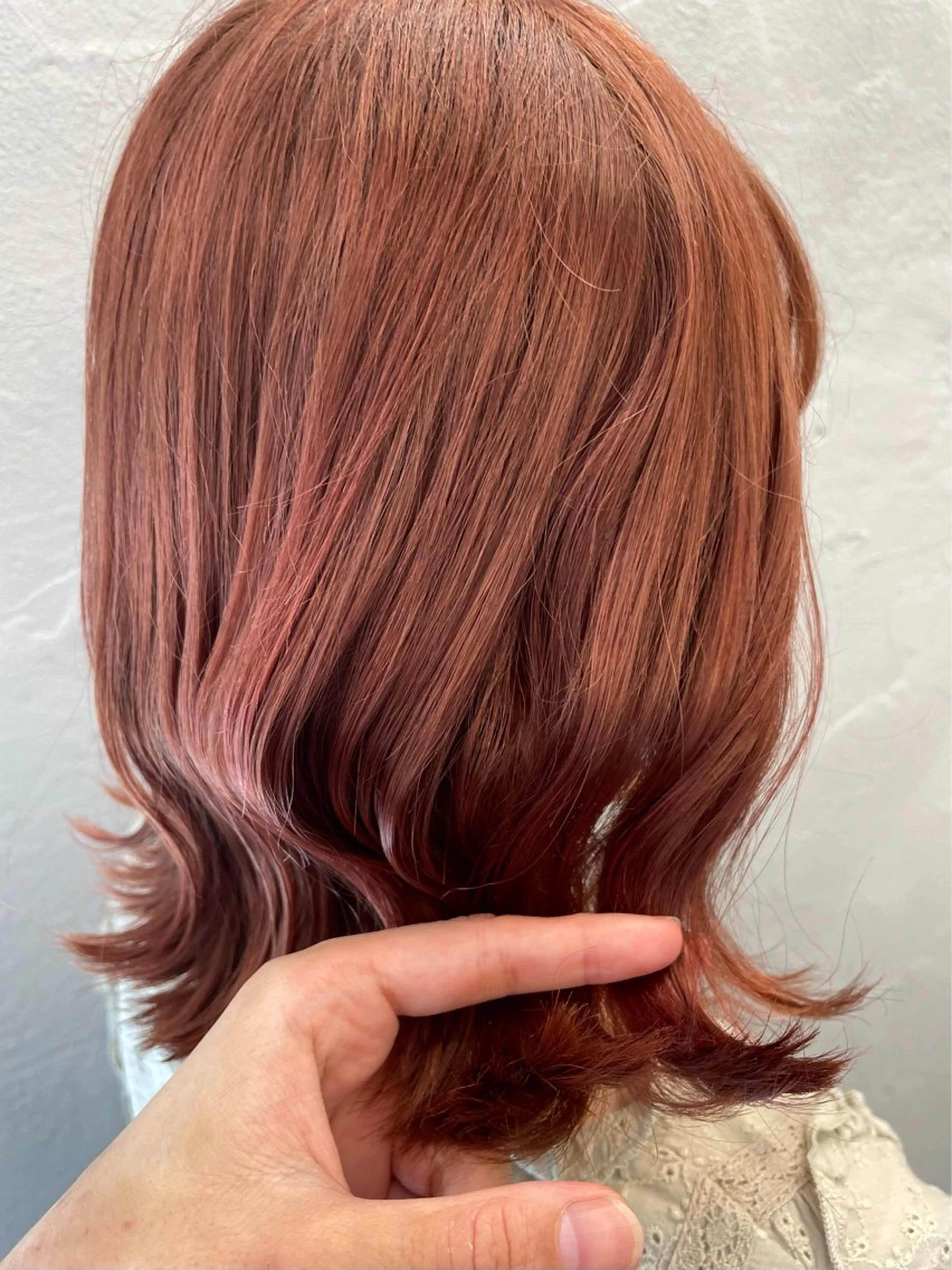 ミディアム カラー ブリーチ ブリーチなしカラー ピンクカラー カット ヘアカラー 髪質改善カラー🫧 西岡 有希のヘアスタイル