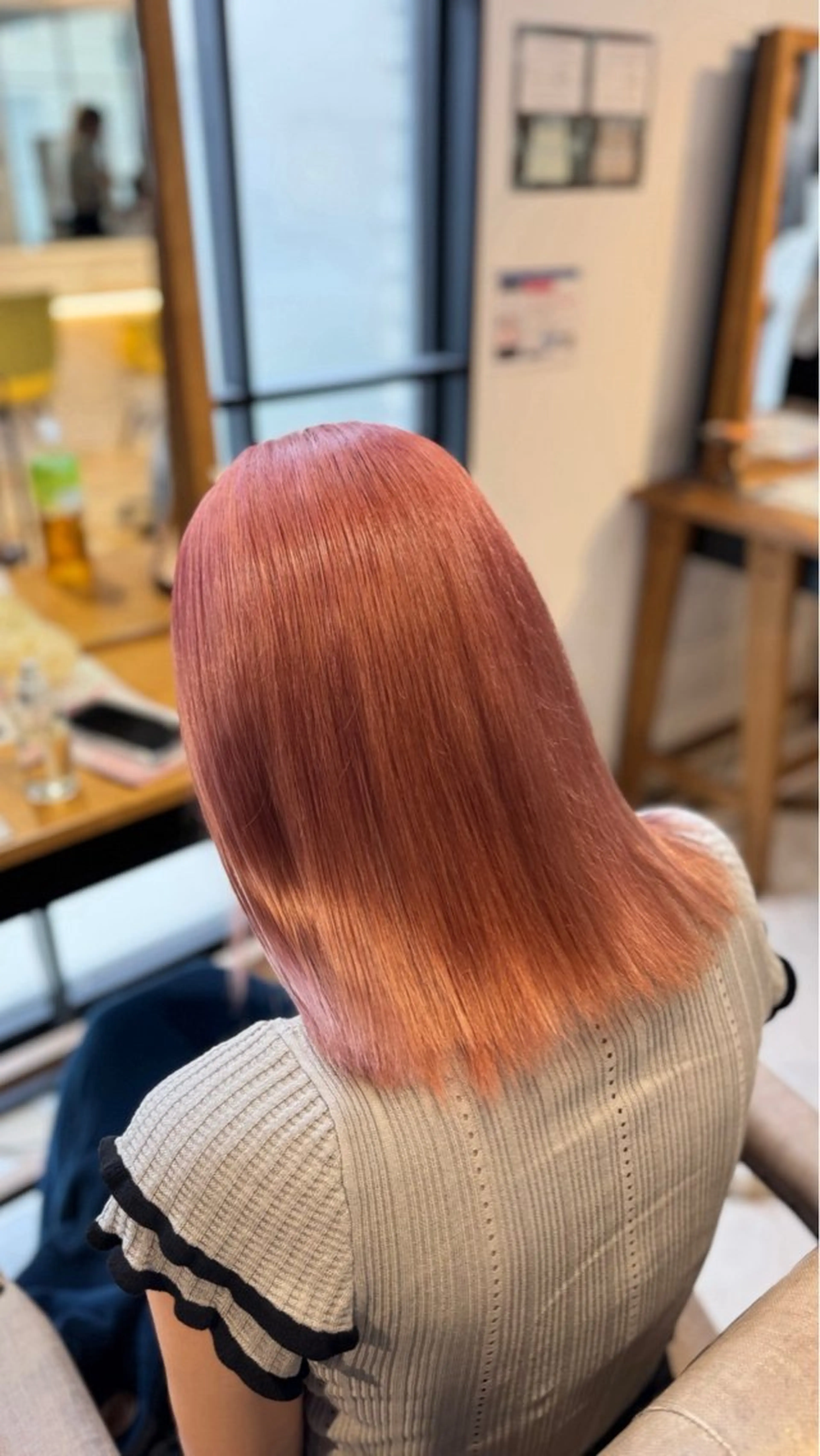 セミロング カラー ブリーチ ダブルカラー グラデーションカラー ハイライトカラー インナーカラー ヘアカラー トリートメント 🖤みらい🖤カット ブリーチモデル募集のヘアスタイル