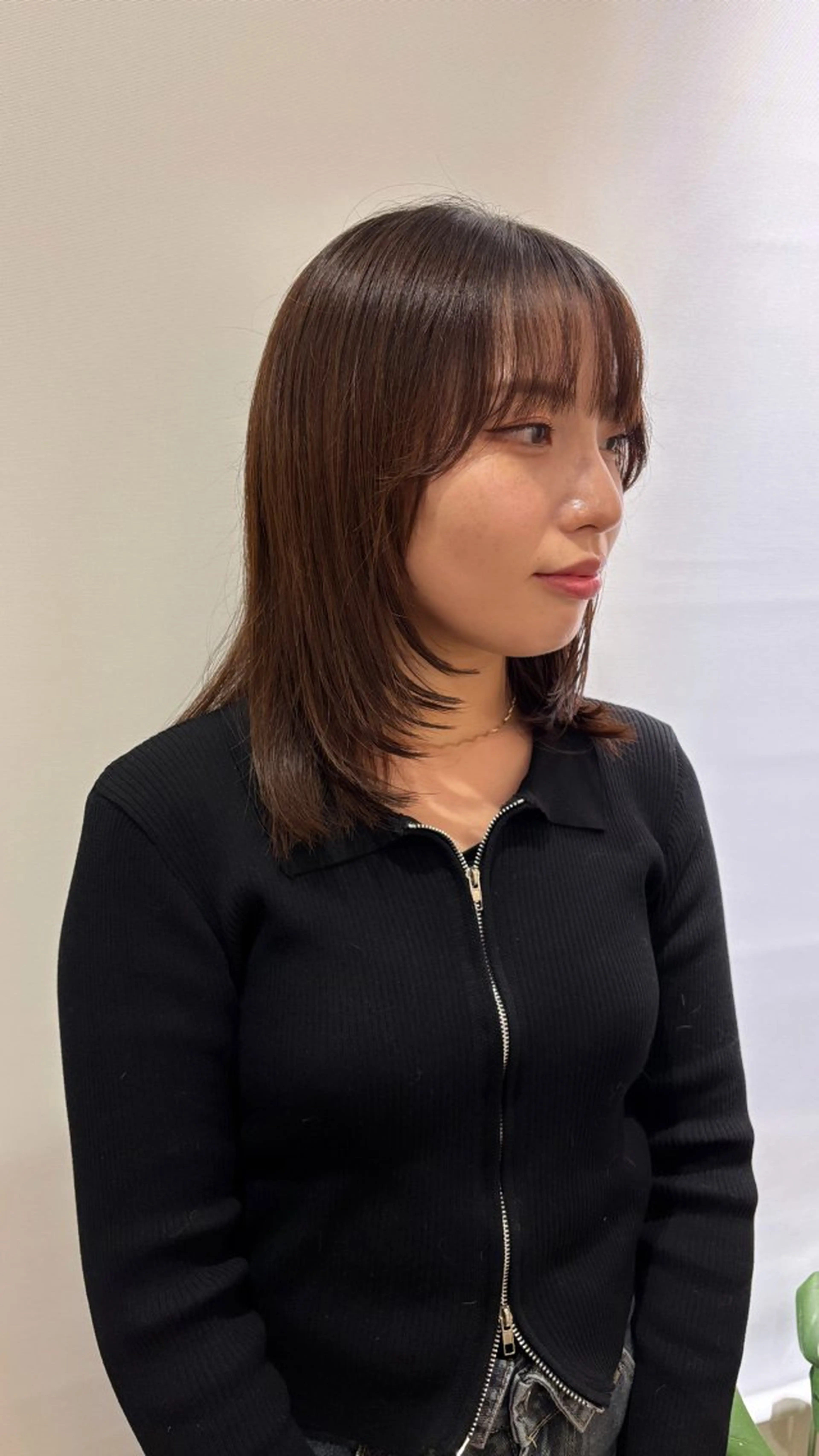 ミディアム 顔まわりレイヤー 顔周りカット レイヤーカット そうや 🐺のヘアスタイル